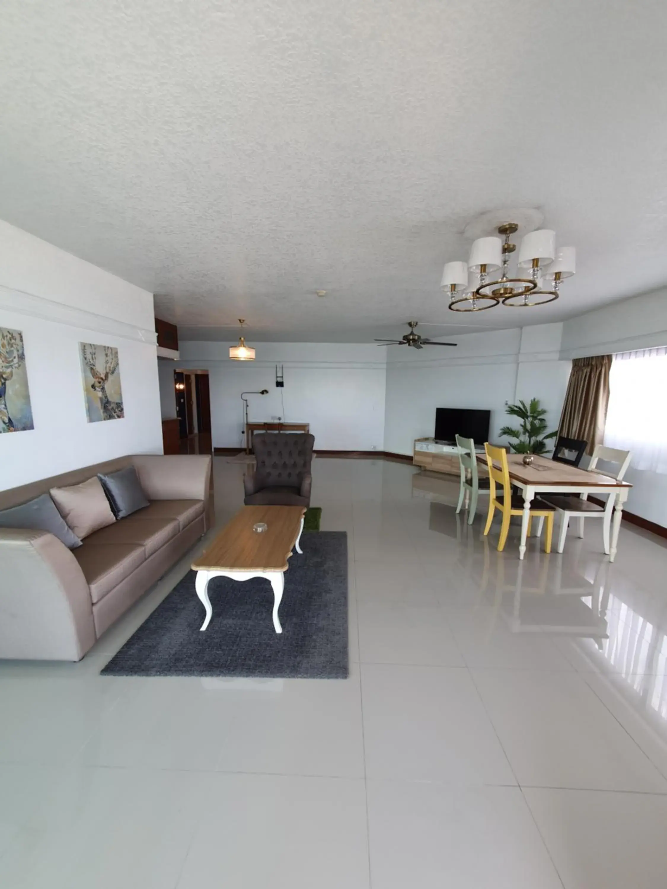 Living room, Seating Area in Markland Beach View