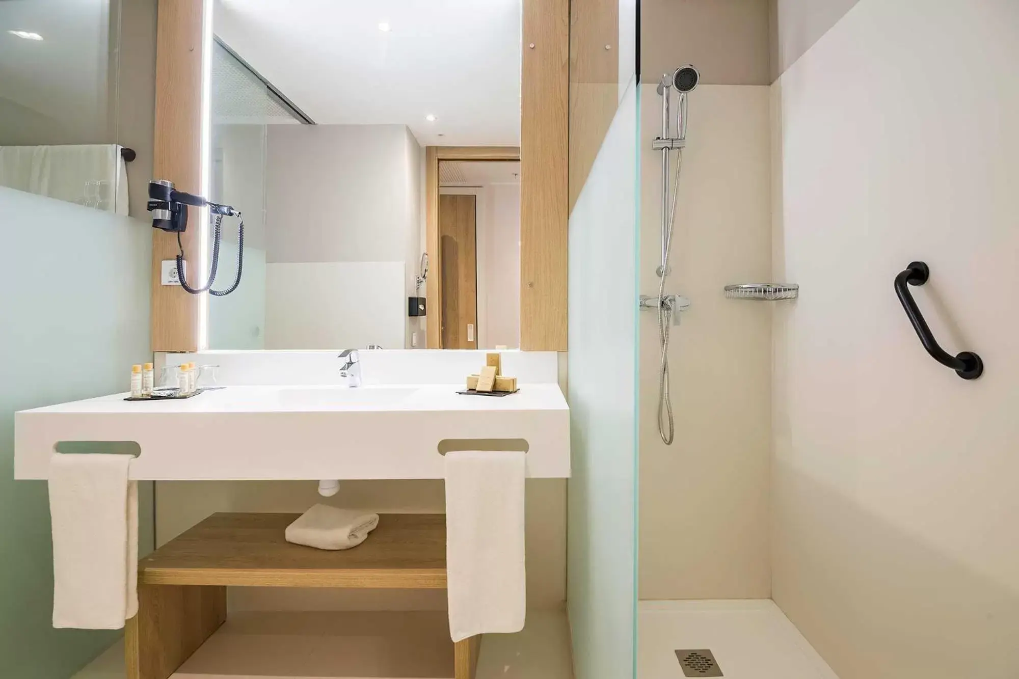 Shower, Bathroom in Golden Hotel Barcelona