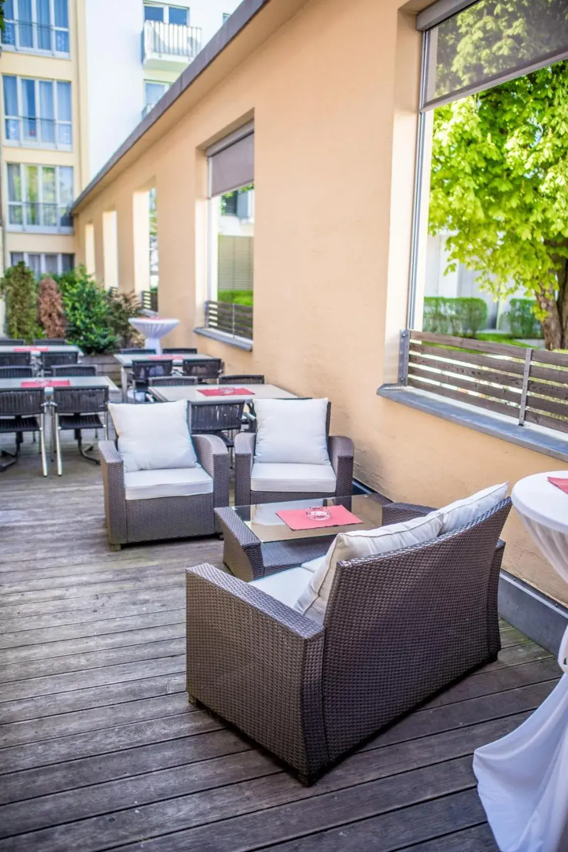 Restaurant/places to eat, Seating Area in Hotel Central Regensburg CityCentre