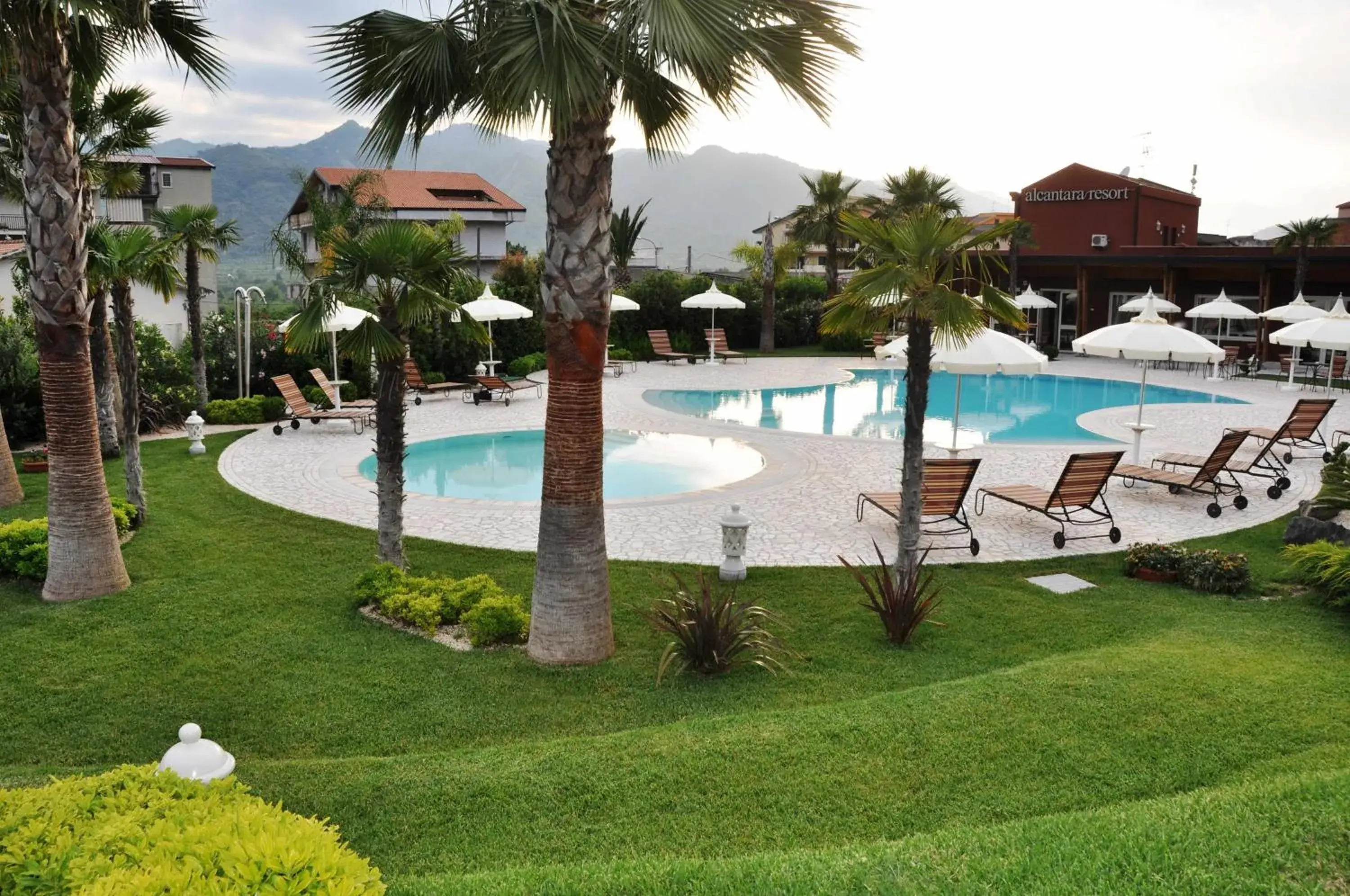 Day, Swimming Pool in Alcantara Resort di Charme