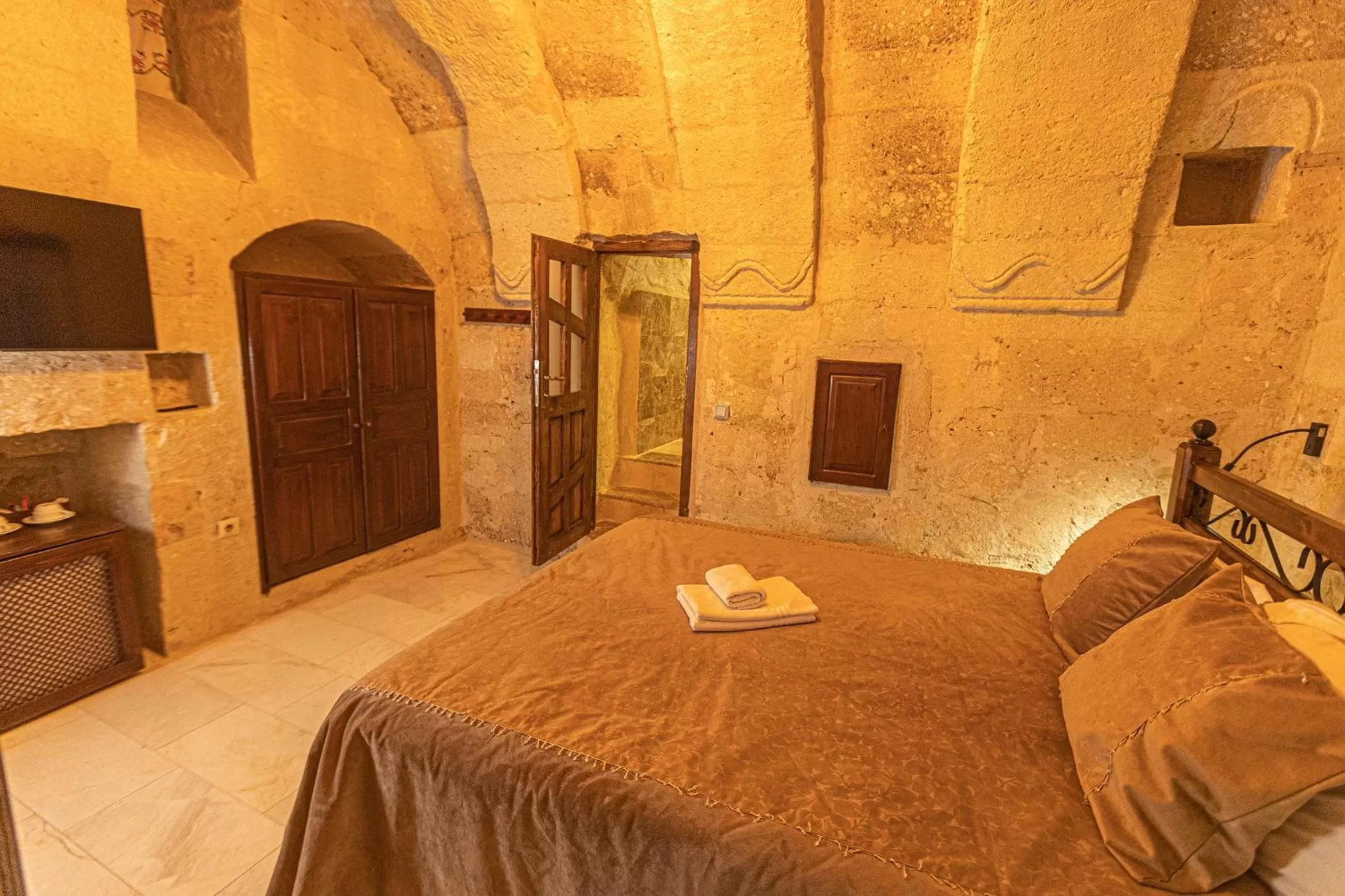 Bed in Taskonak Hotel