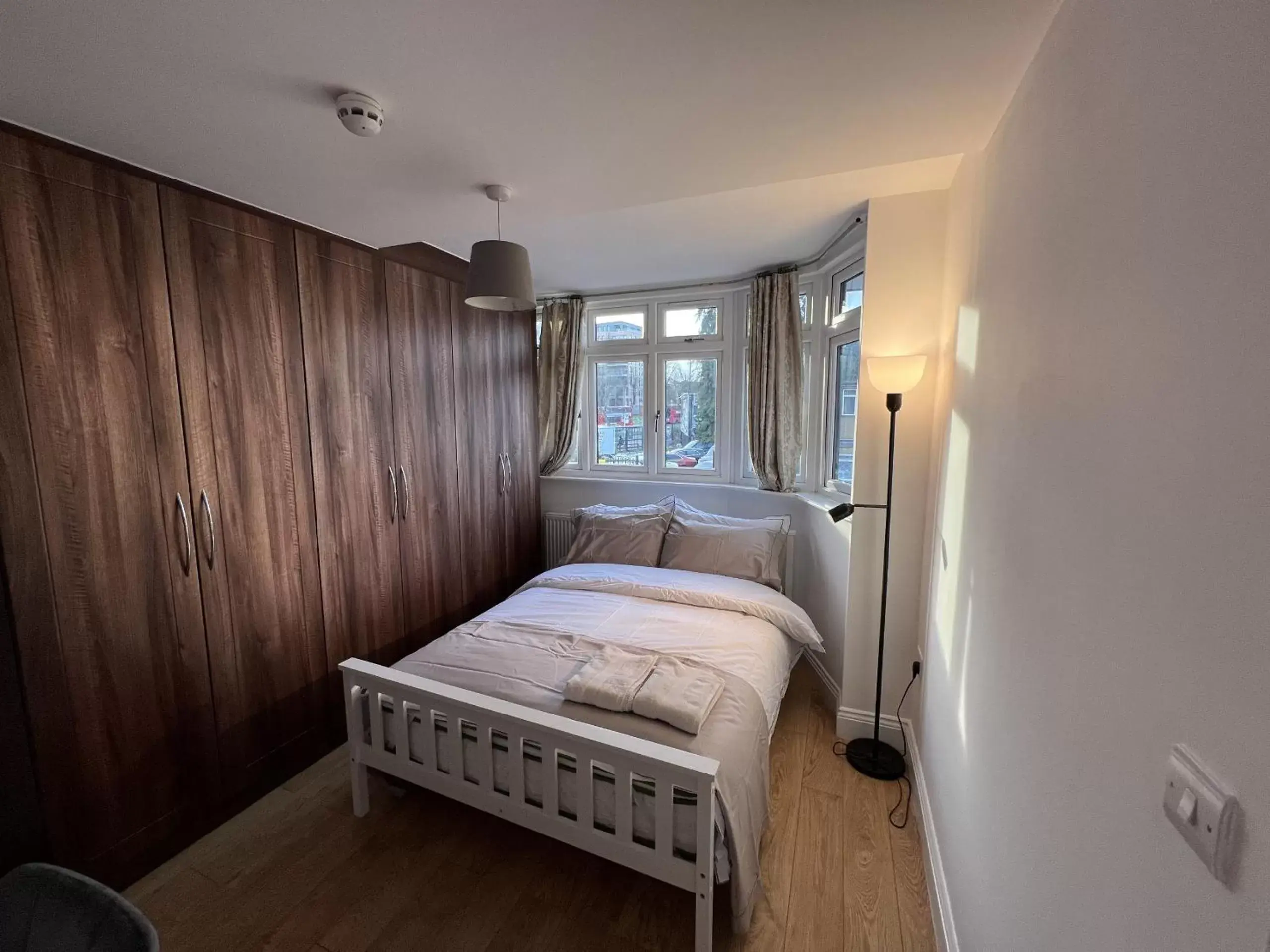 Bedroom, Bed in 4 Wharncliffe Drive