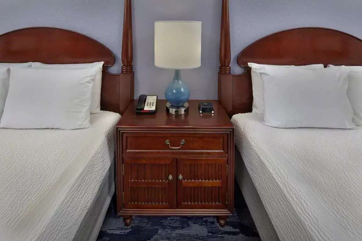 Bed in SummerPlace Inn Bed in SummerPlace Inn