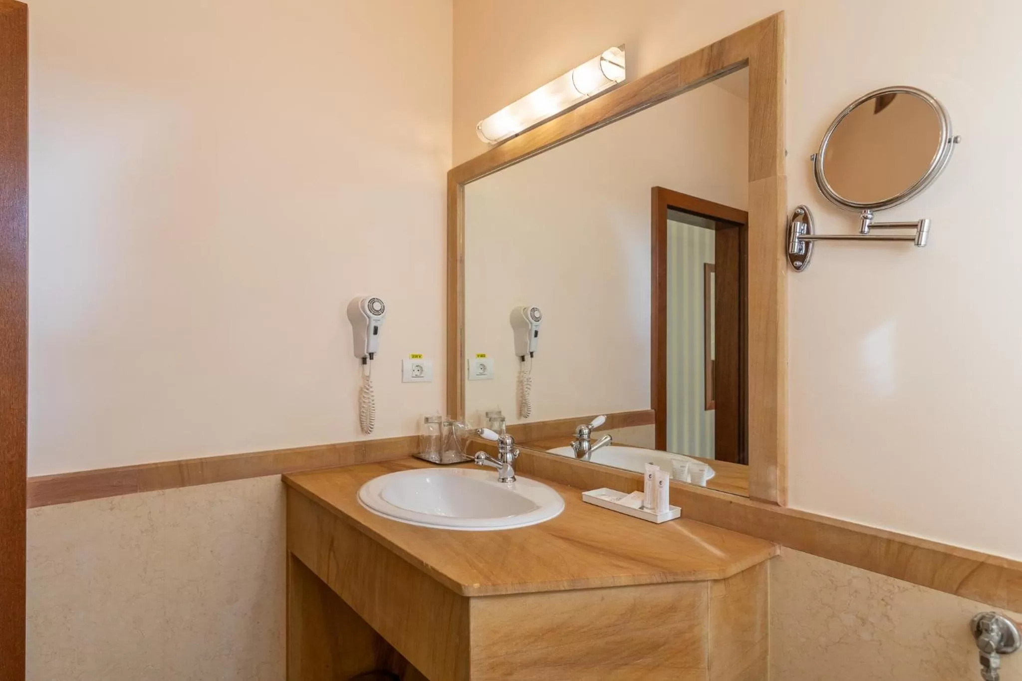 Property building in Hotel Gott