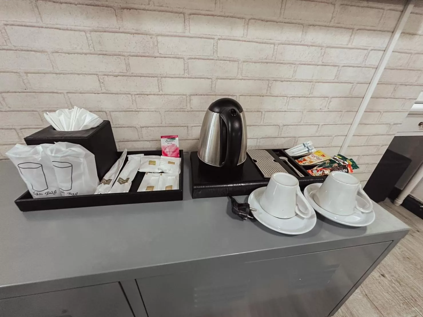 Coffee/tea facilities in Hotel De Khuvieng