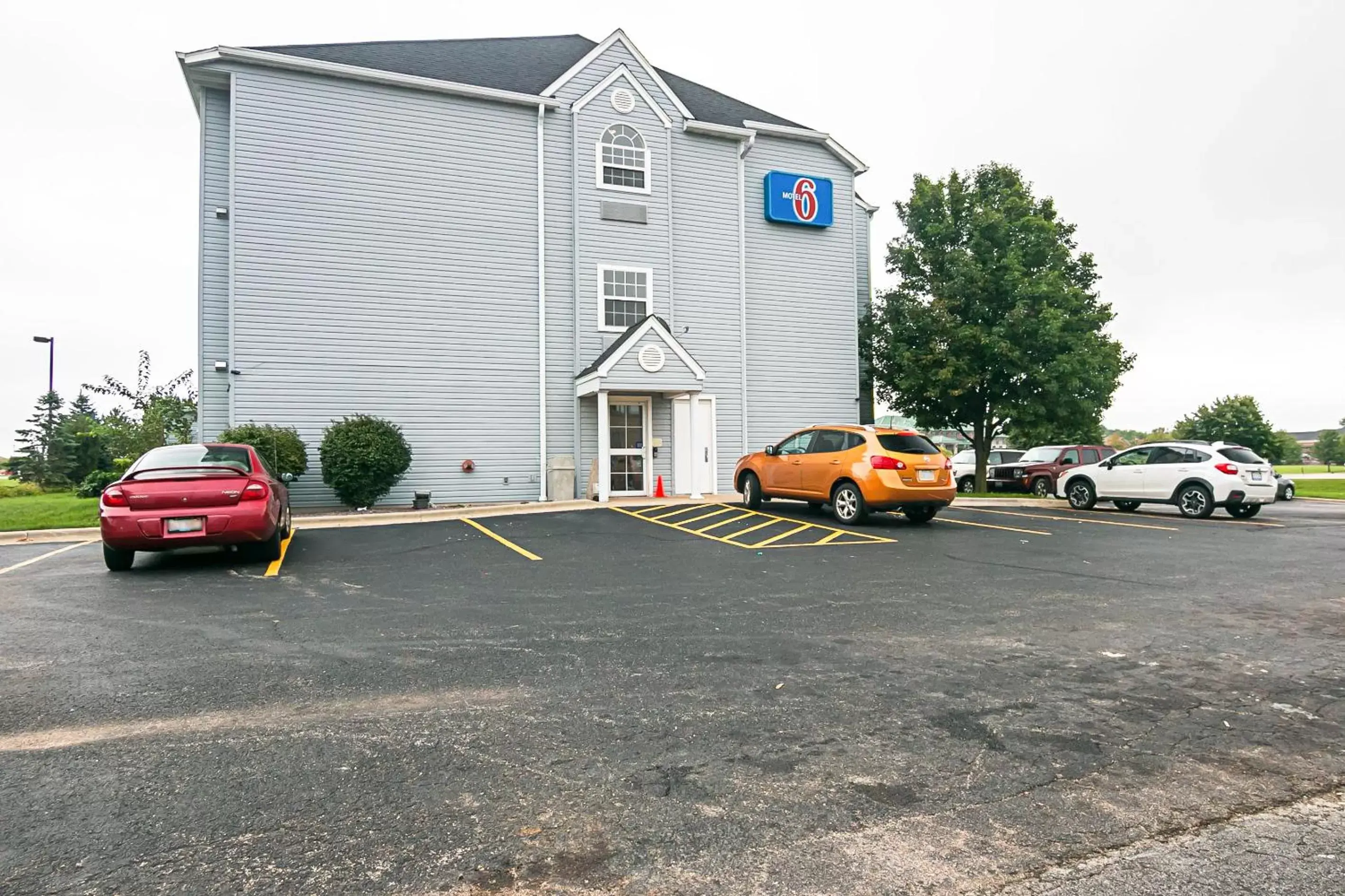 Facade/entrance, Property Building in Motel 6-Sycamore, IL