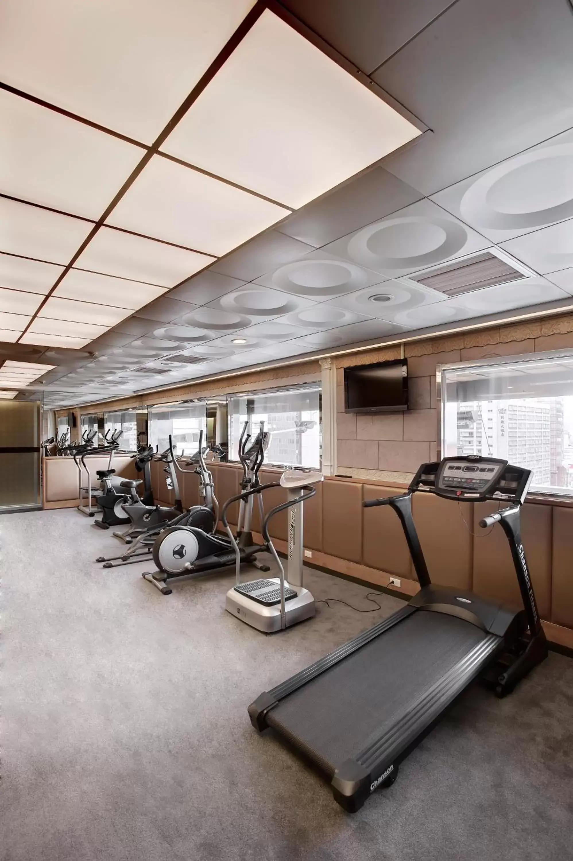 Fitness centre/facilities in Cosmos Hotel Taipei Fitness centre/facilities in Cosmos Hotel Taipei