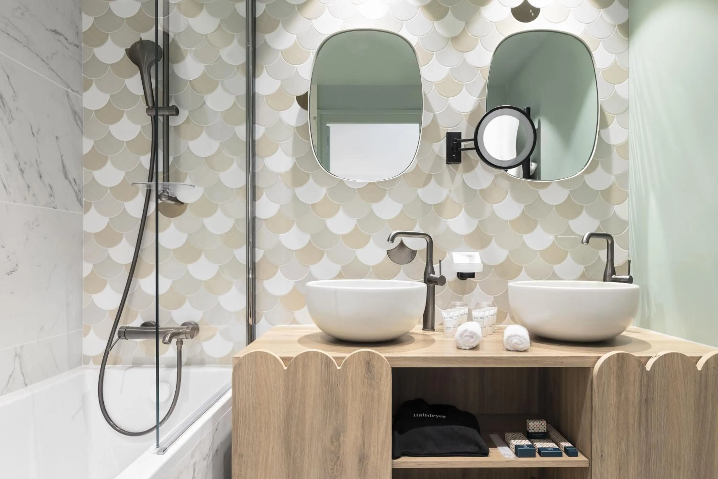 Bathroom in Black Bass Hotel