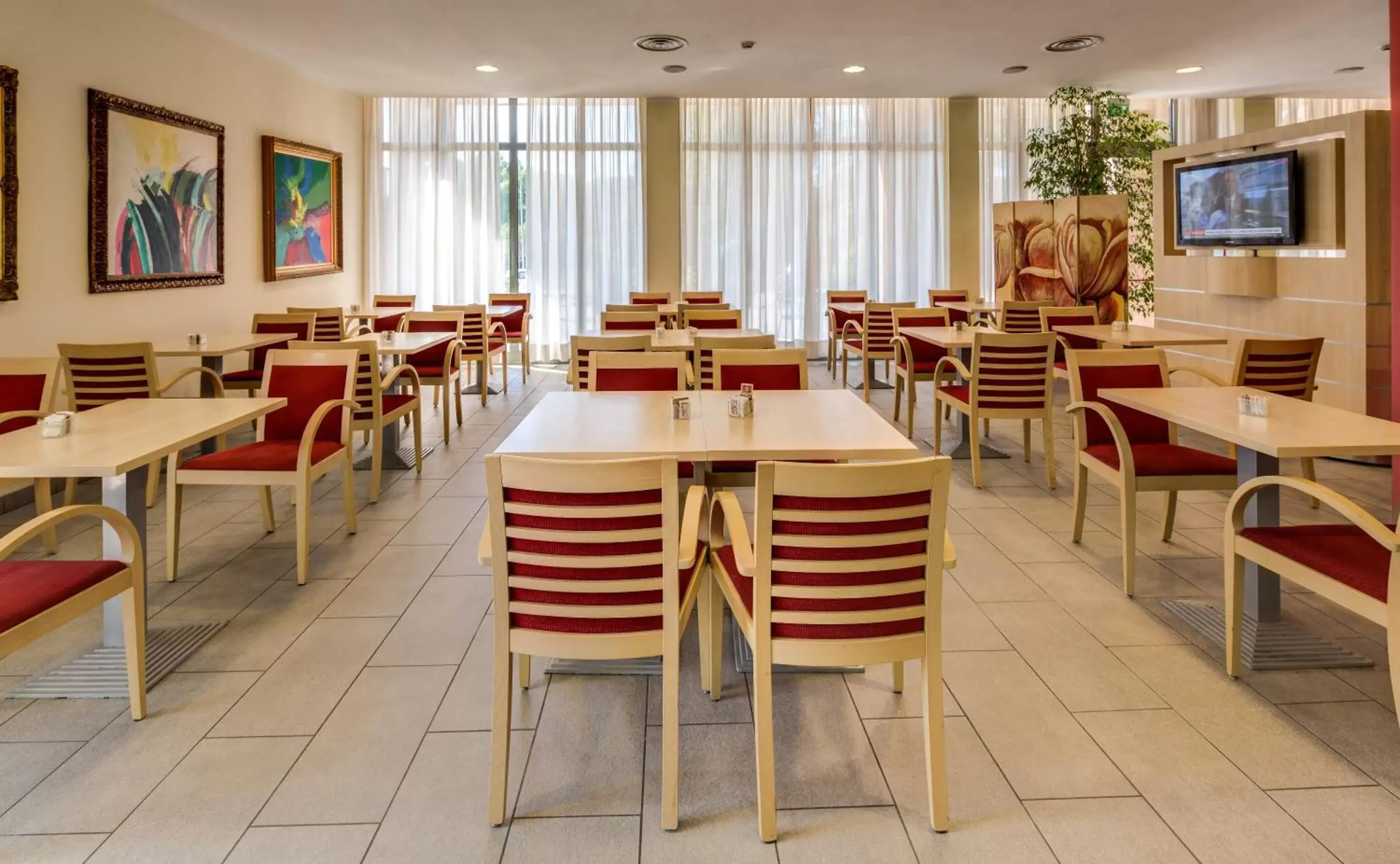 Breakfast, Restaurant/Places to Eat in Holiday Inn Express Parma, an IHG Hotel