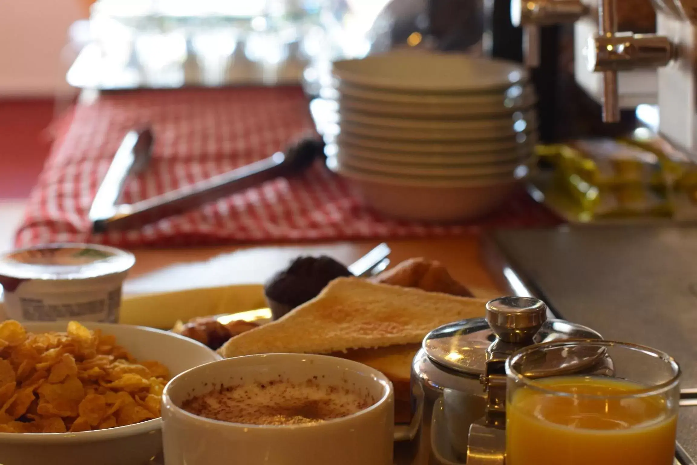 Continental breakfast, Coffee/Tea Facilities in Stay Inn Manchester