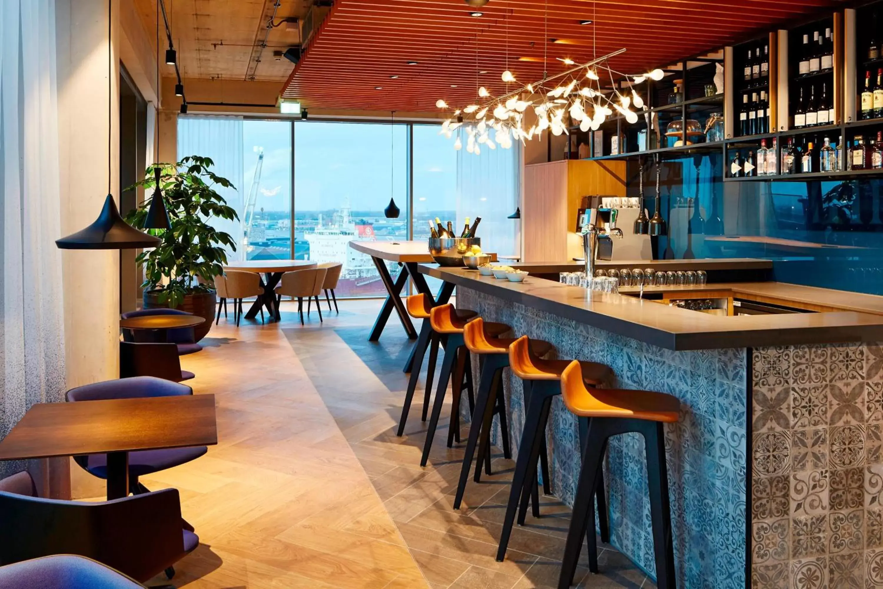 Restaurant/places to eat, Lounge/Bar in Residence Inn by Marriott Amsterdam Houthavens