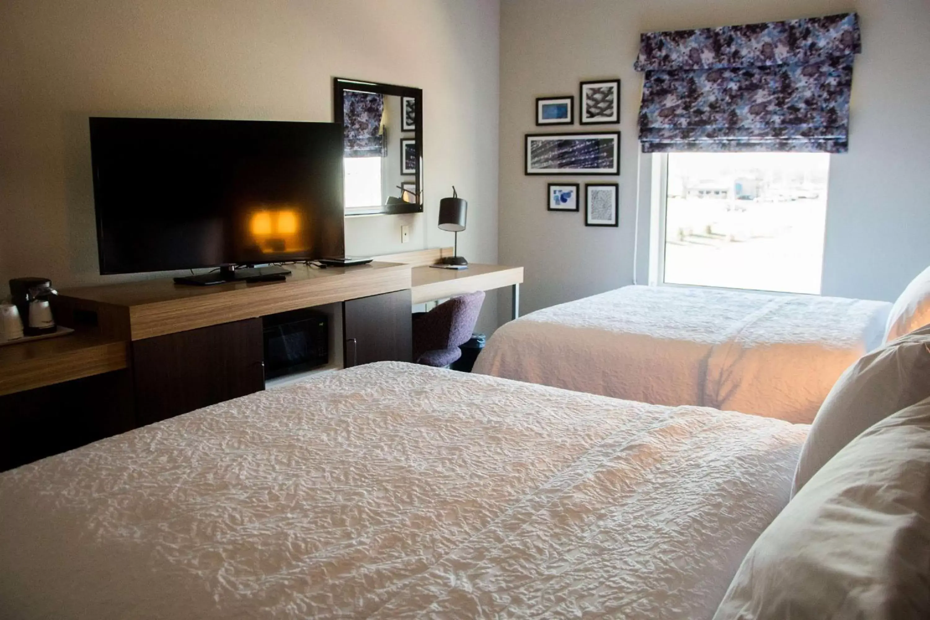 Bedroom, Bed in Hampton Inn & Suites Warrington Horsham