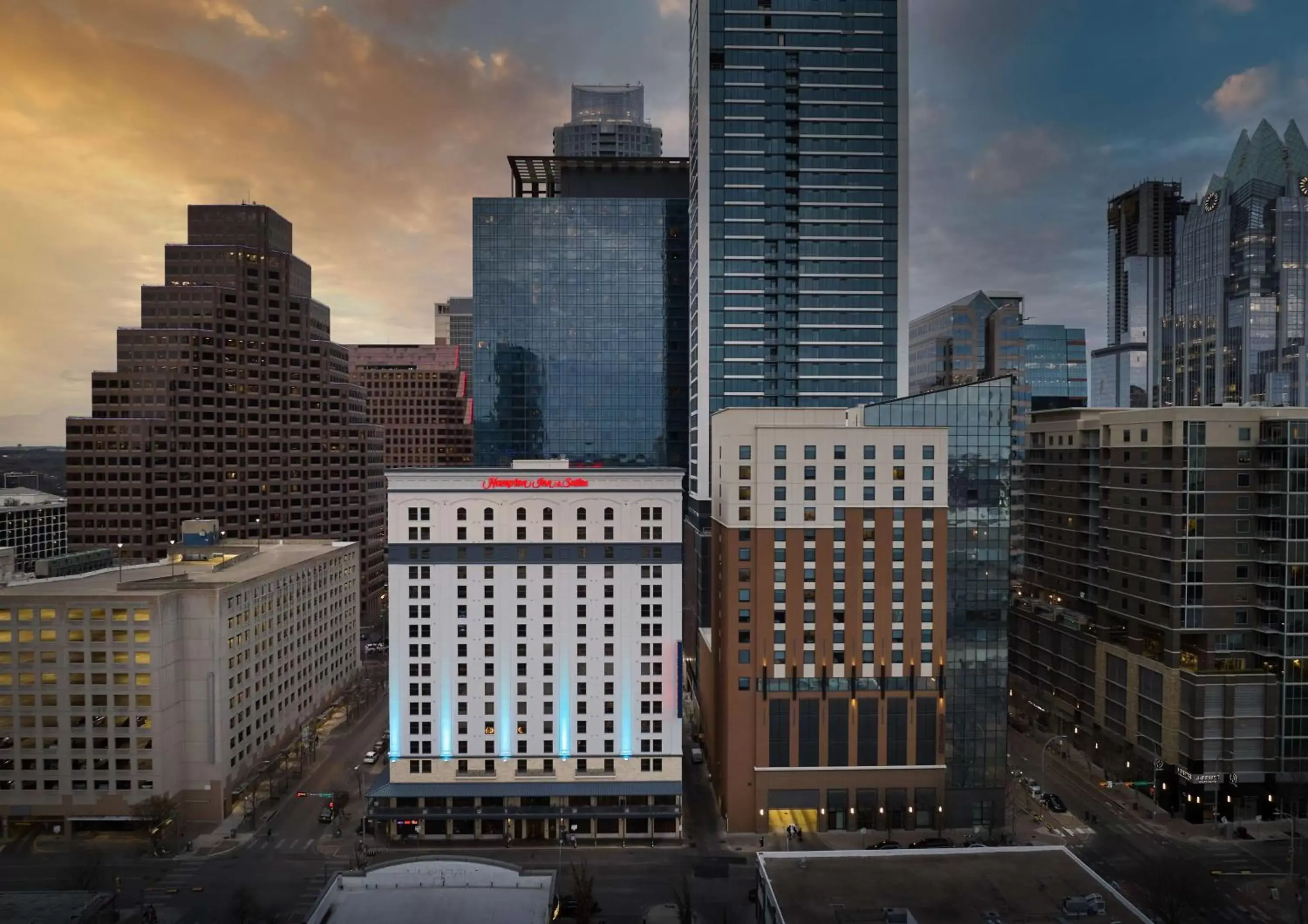 Property building in Hampton Inn & Suites Austin - Downtown Property building in Hampton Inn & Suites Austin - Downtown
