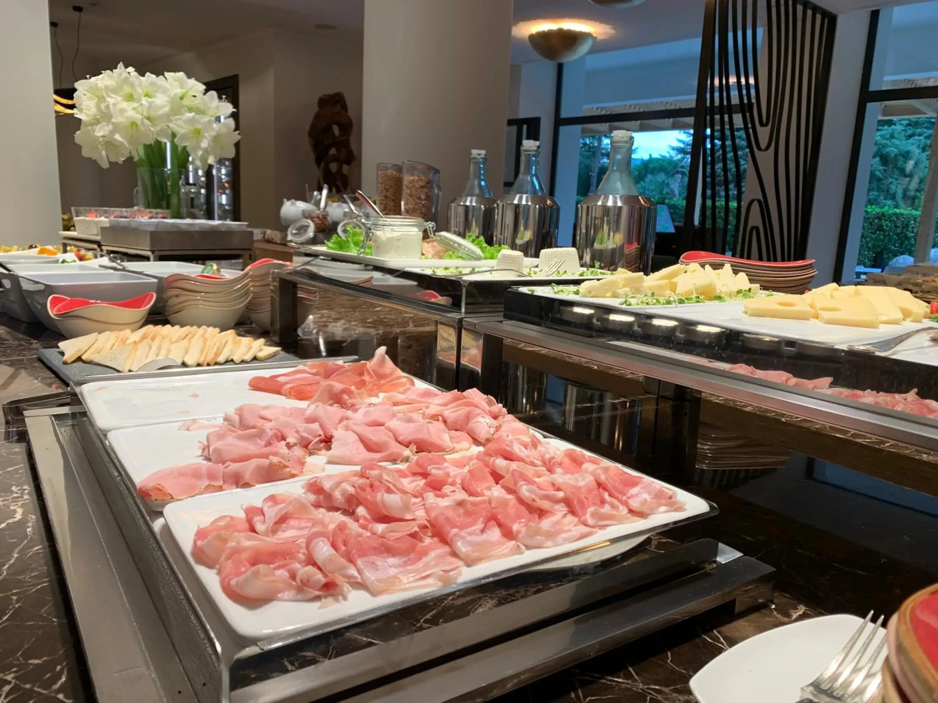 Breakfast in Esplanade Tergesteo - Luxury Retreat