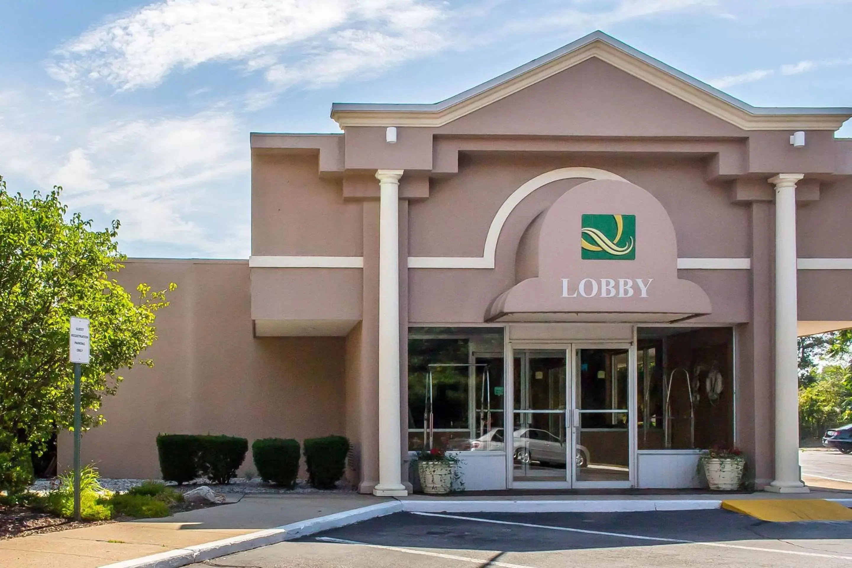 Property building in Quality Inn Old Saybrook - Westbrook Property building in Quality Inn Old Saybrook - Westbrook