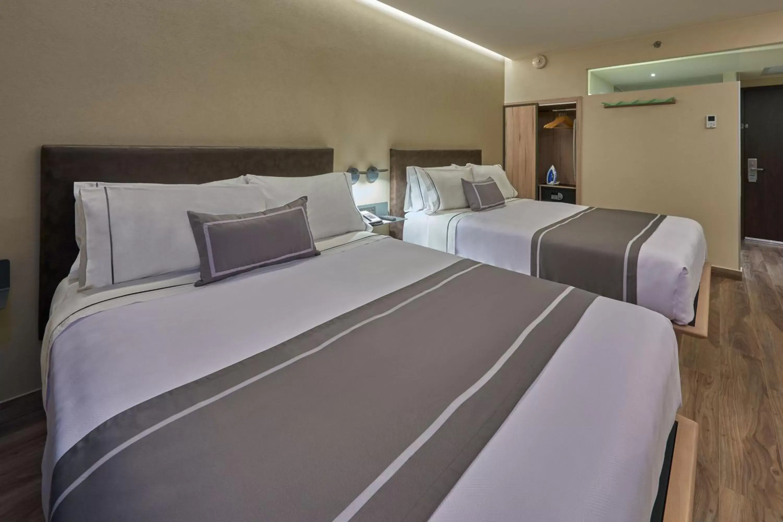 Photo of the whole room, Bed in City Express Plus by Marriott Mazatlan