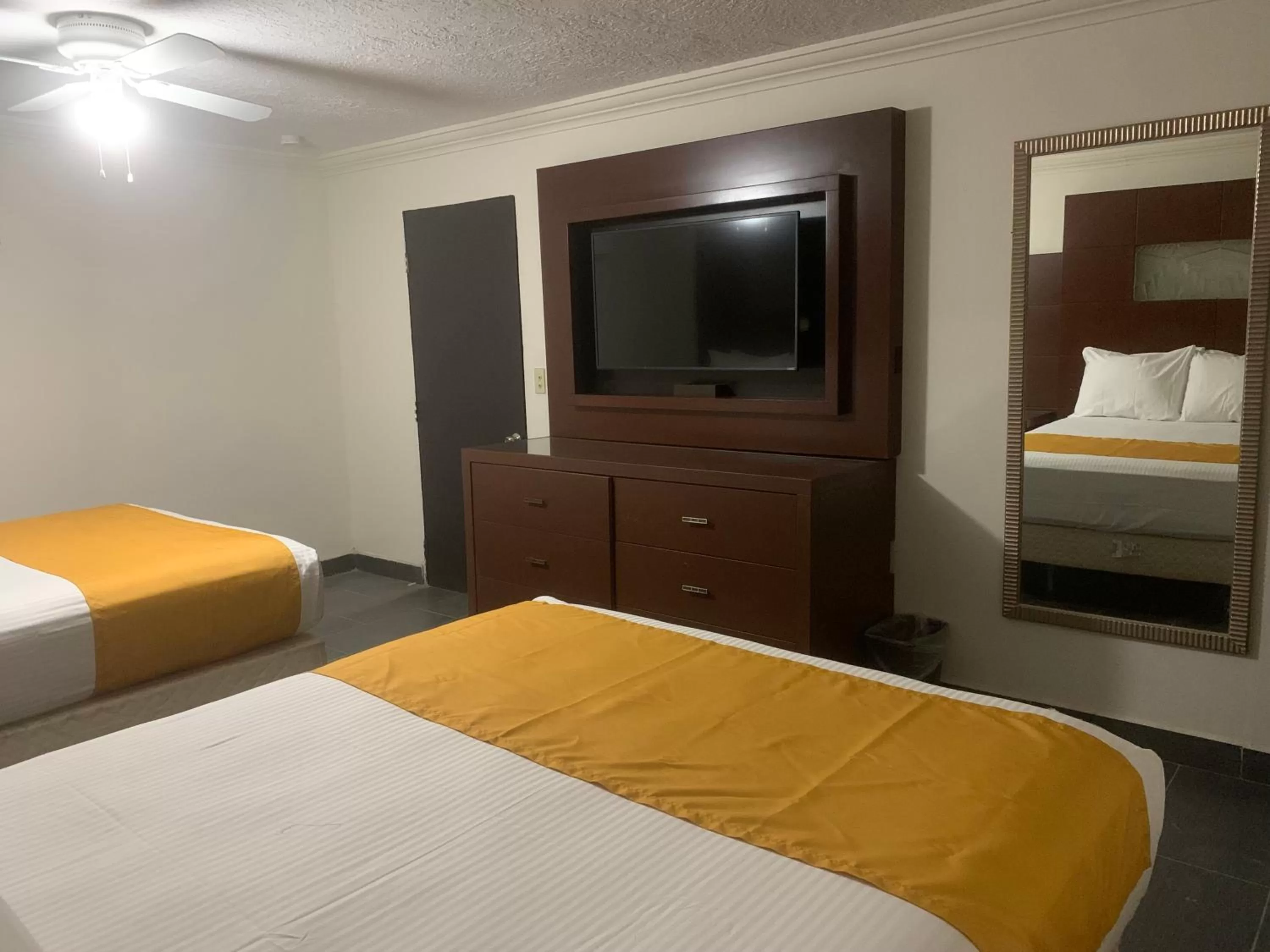 Bed in HOTEL DORADO DIAMANTE