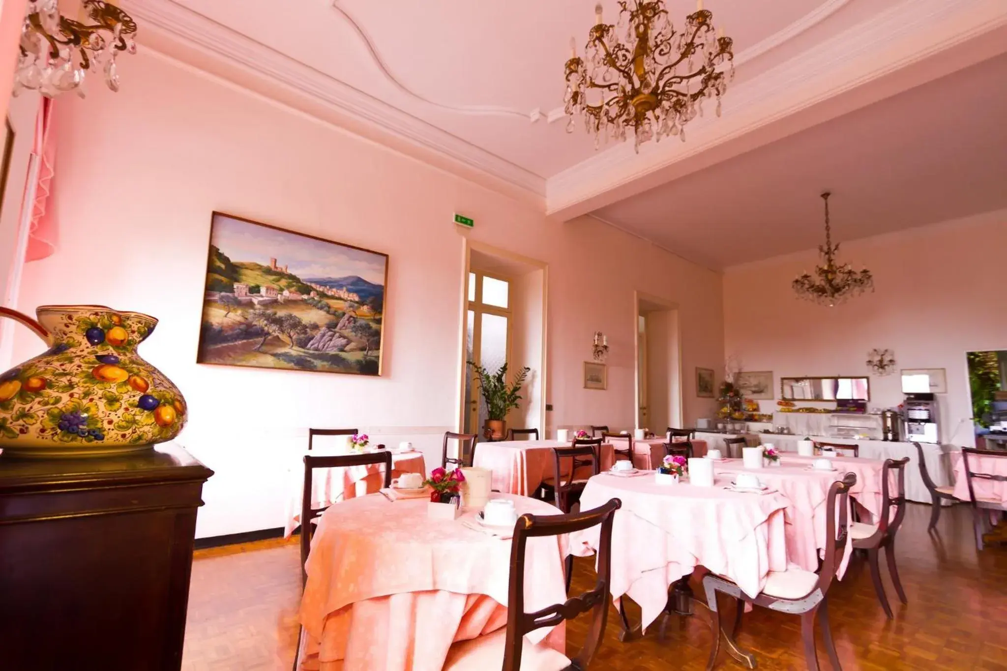 Restaurant/Places to Eat in Hotel La Vela-Castello Il Rifugio