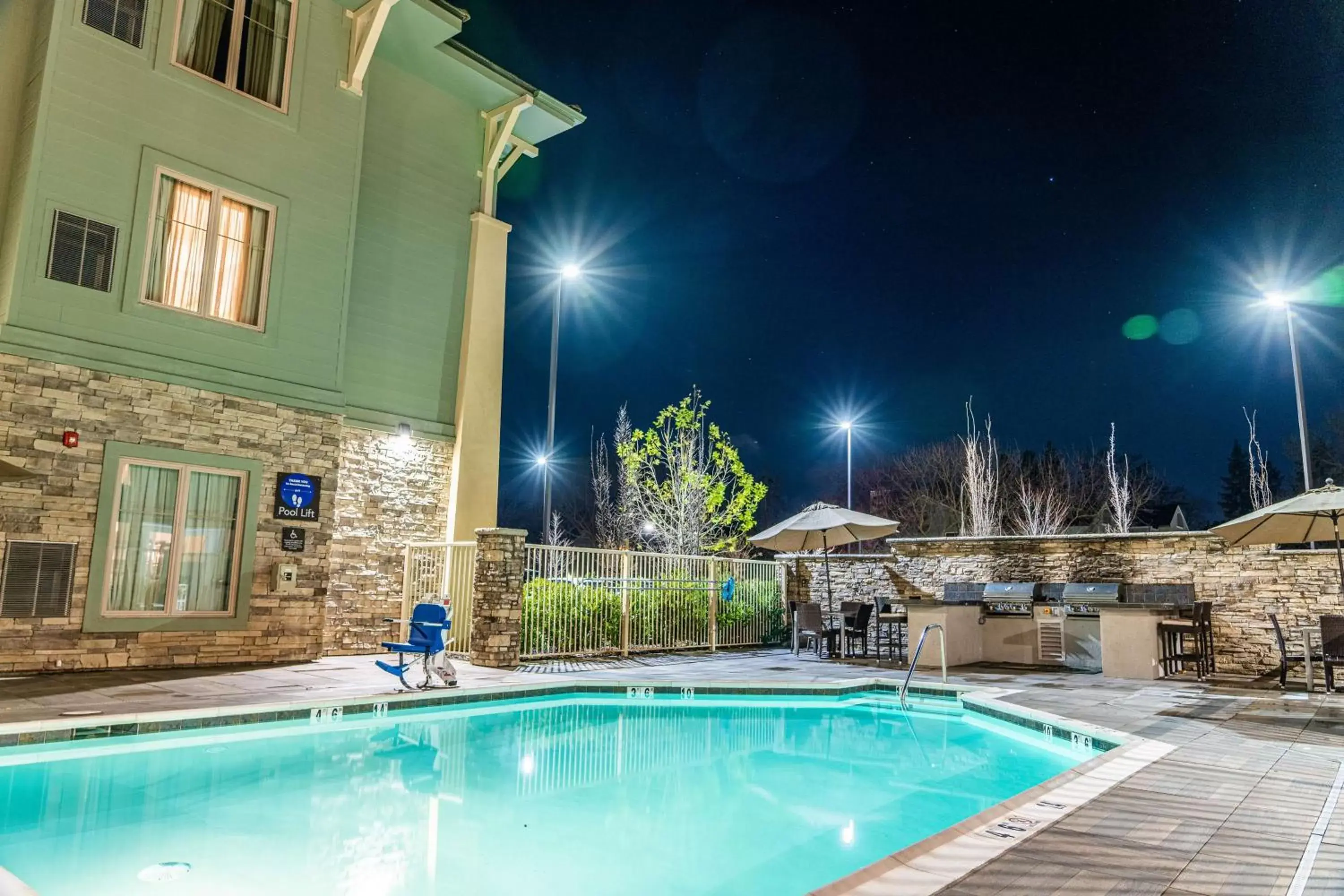 Property building, Swimming Pool in Homewood Suites by Hilton Pleasant Hill Concord