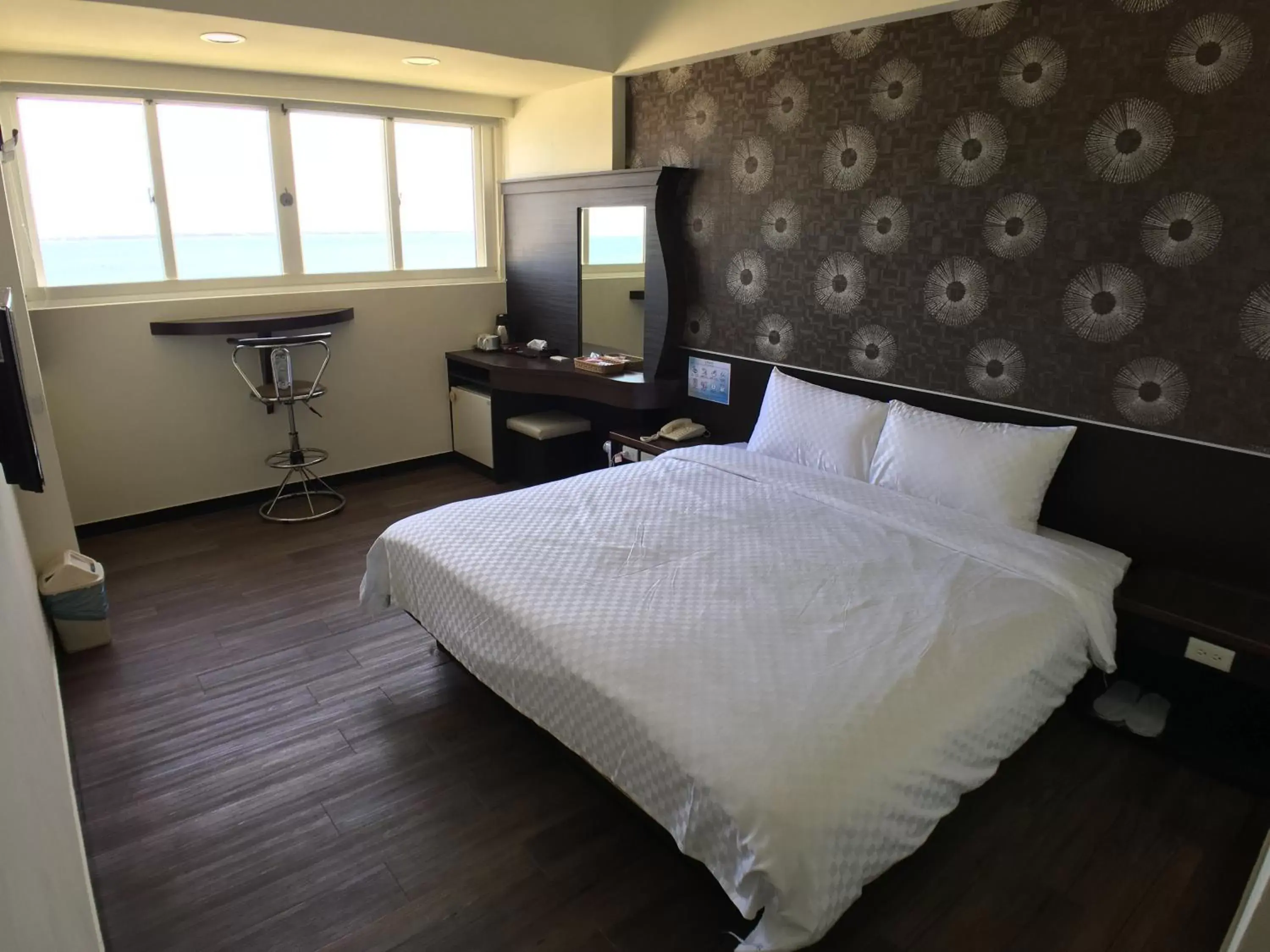 Photo of the whole room, Bed in Penghu An-I Hotel