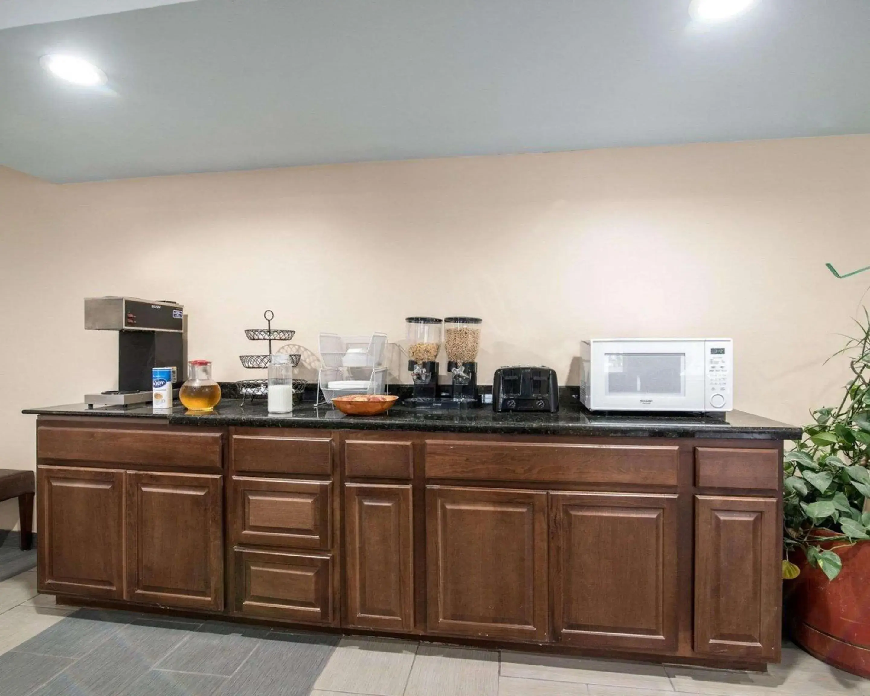 Restaurant/places to eat in Rodeway Inn Restaurant/places to eat in Rodeway Inn