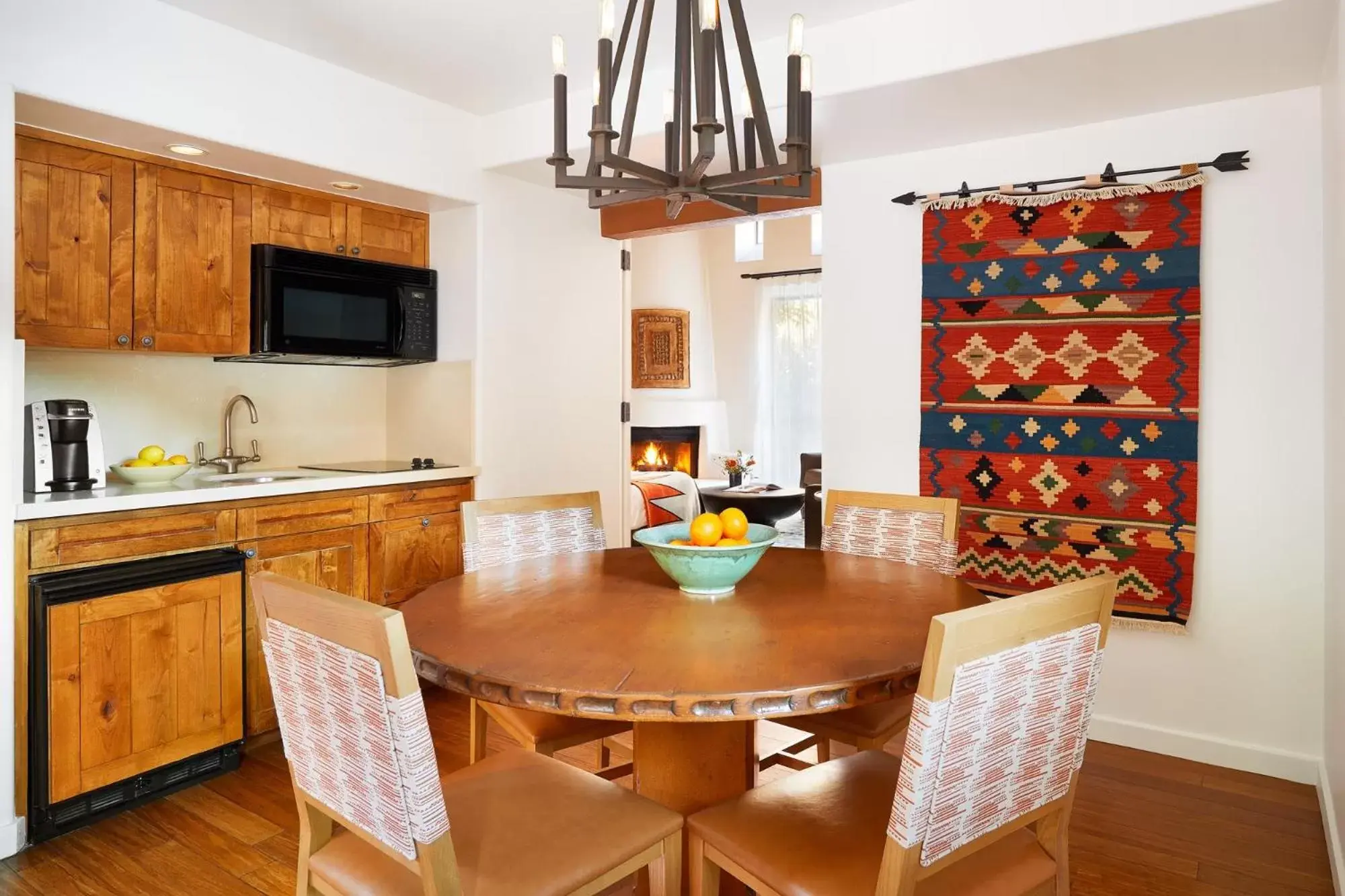 Kitchen or kitchenette, Dining Area in Enchantment Resort