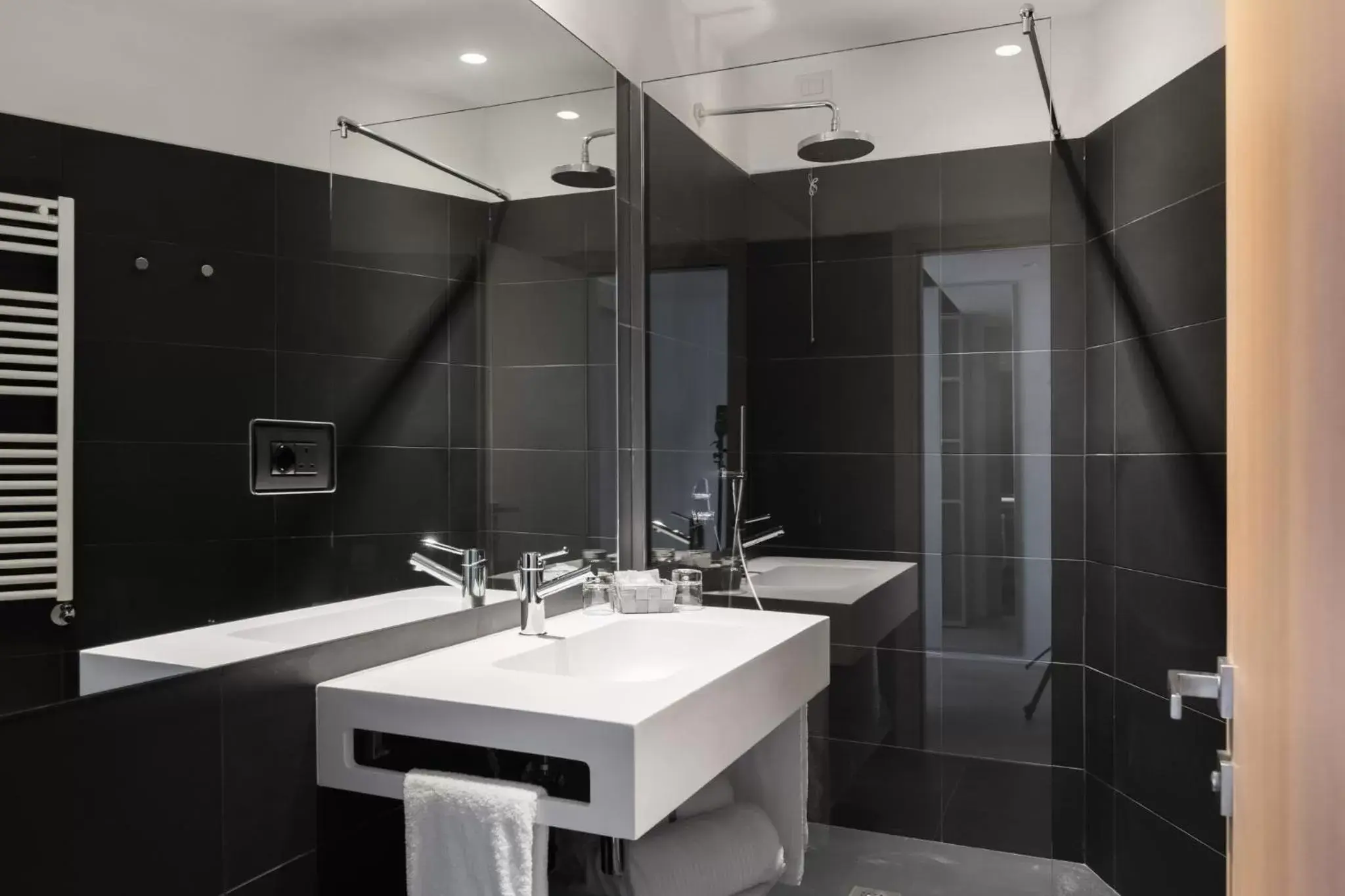 Bathroom in Hotel Lago Di Garda Bathroom in Hotel Lago Di Garda