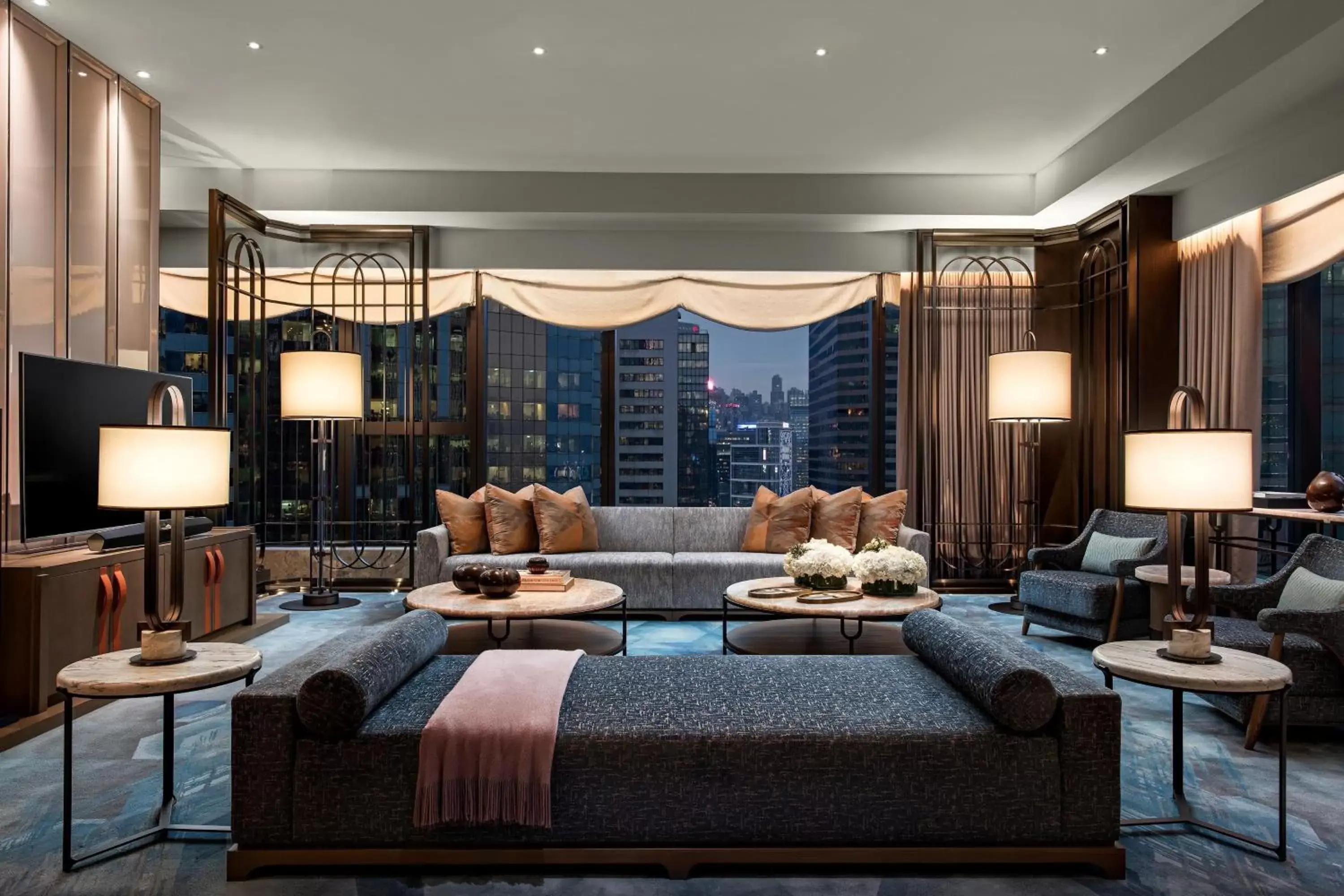 Living room in The St. Regis Hong Kong