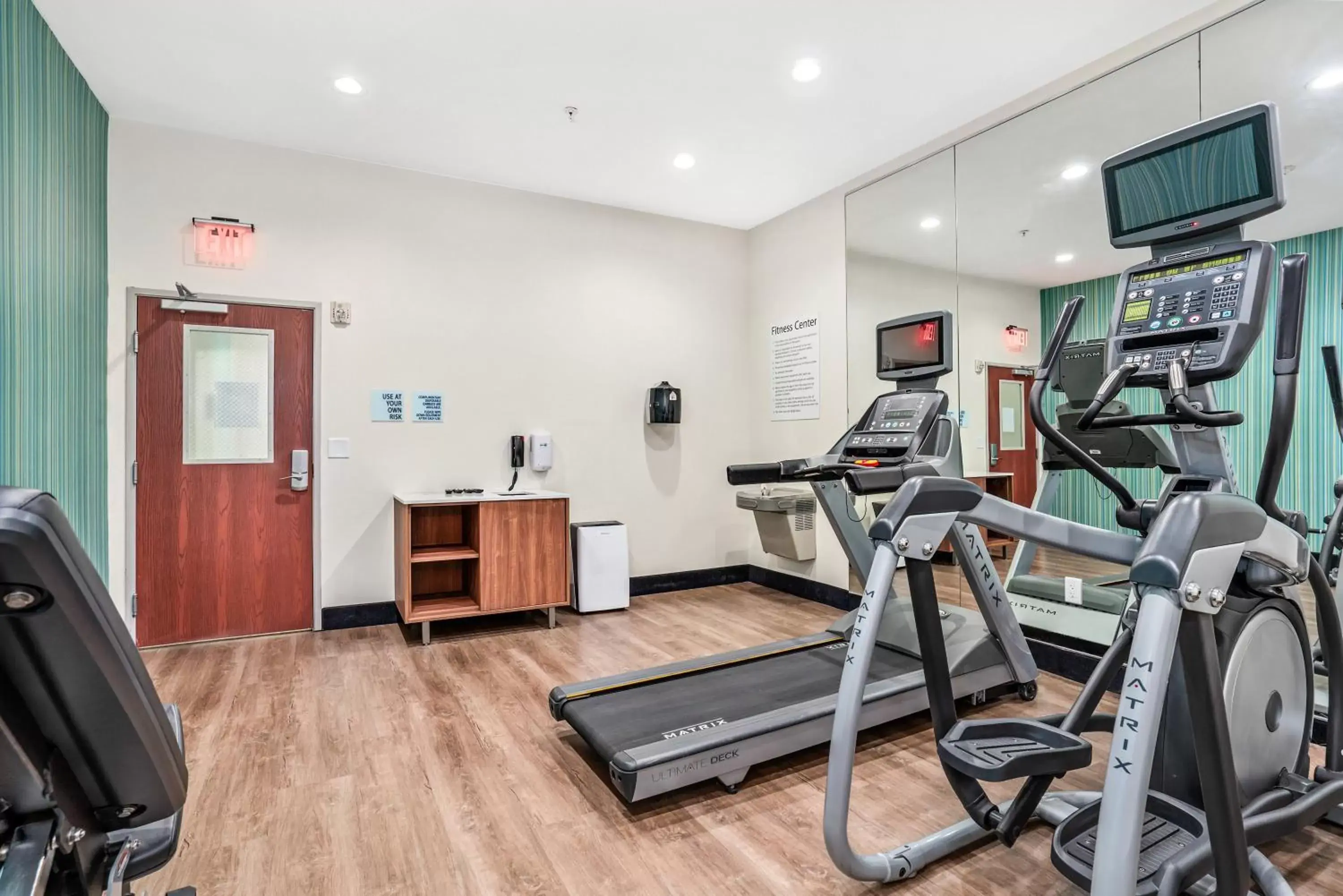Spa and wellness centre/facilities, Fitness Center/Facilities in Holiday Inn Express & Suites Van Buren-Fort Smith Area, an IHG Hotel