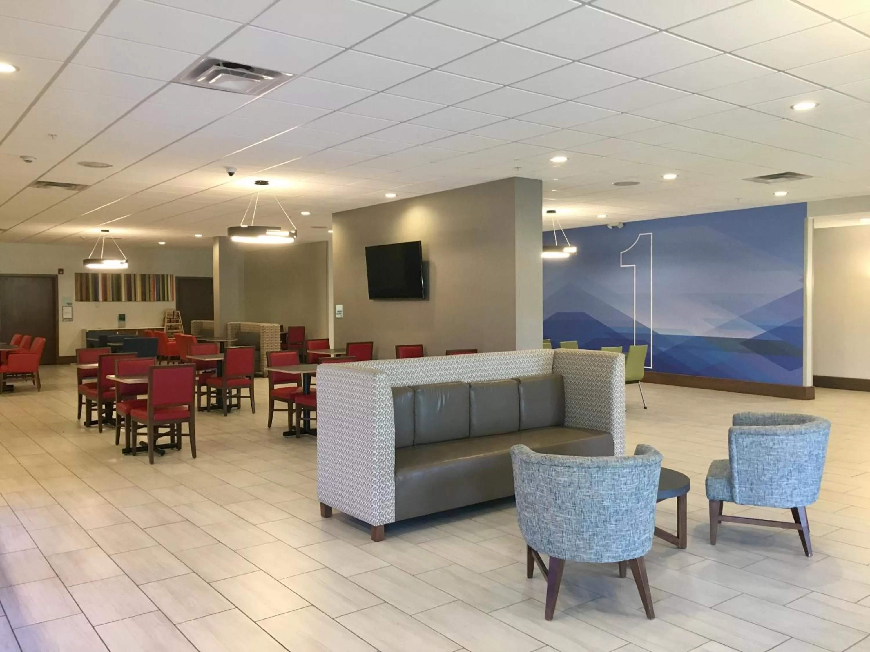 Property building in Holiday Inn Express - Grand Island by IHG