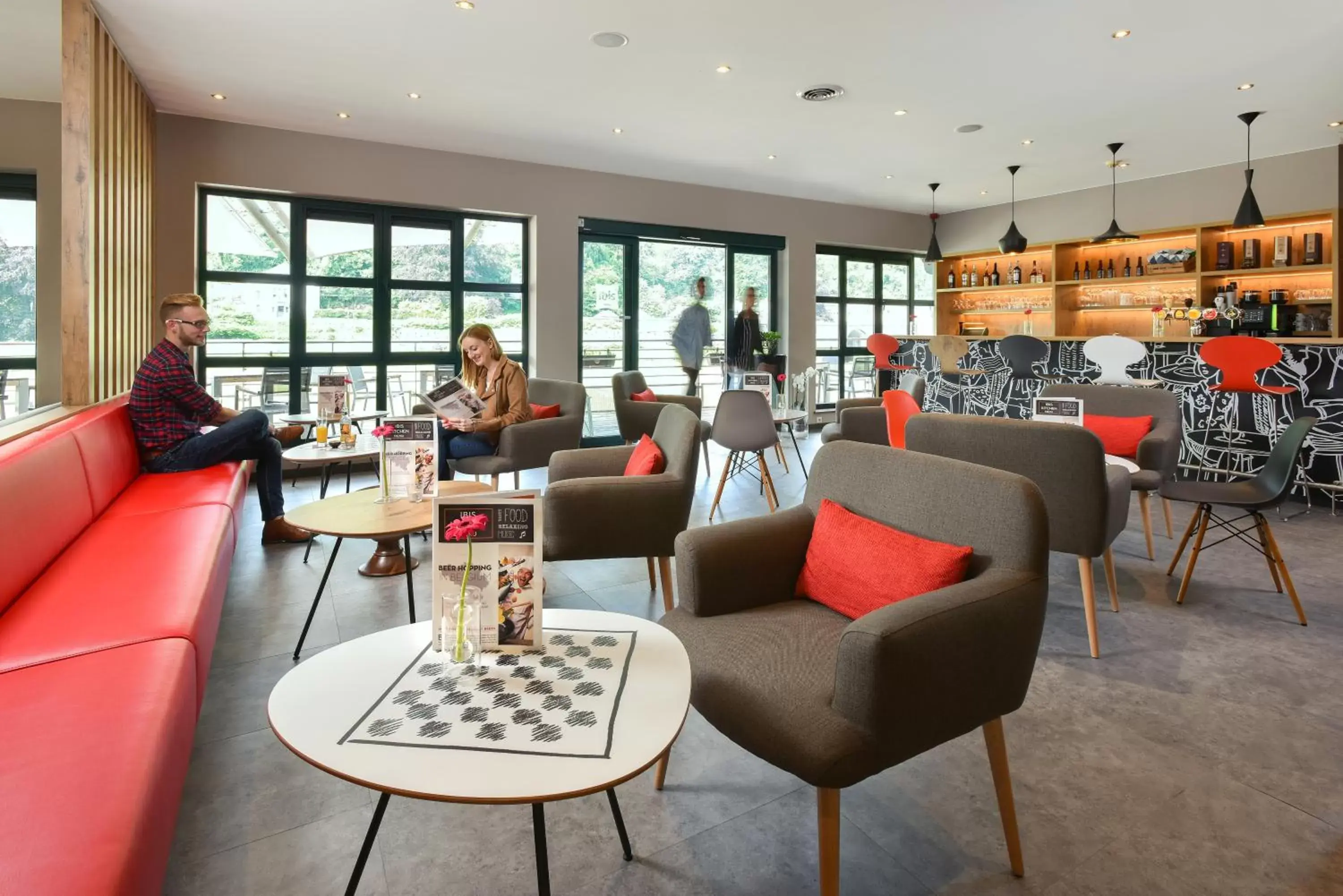 Lounge or bar in ibis Dinant Centre