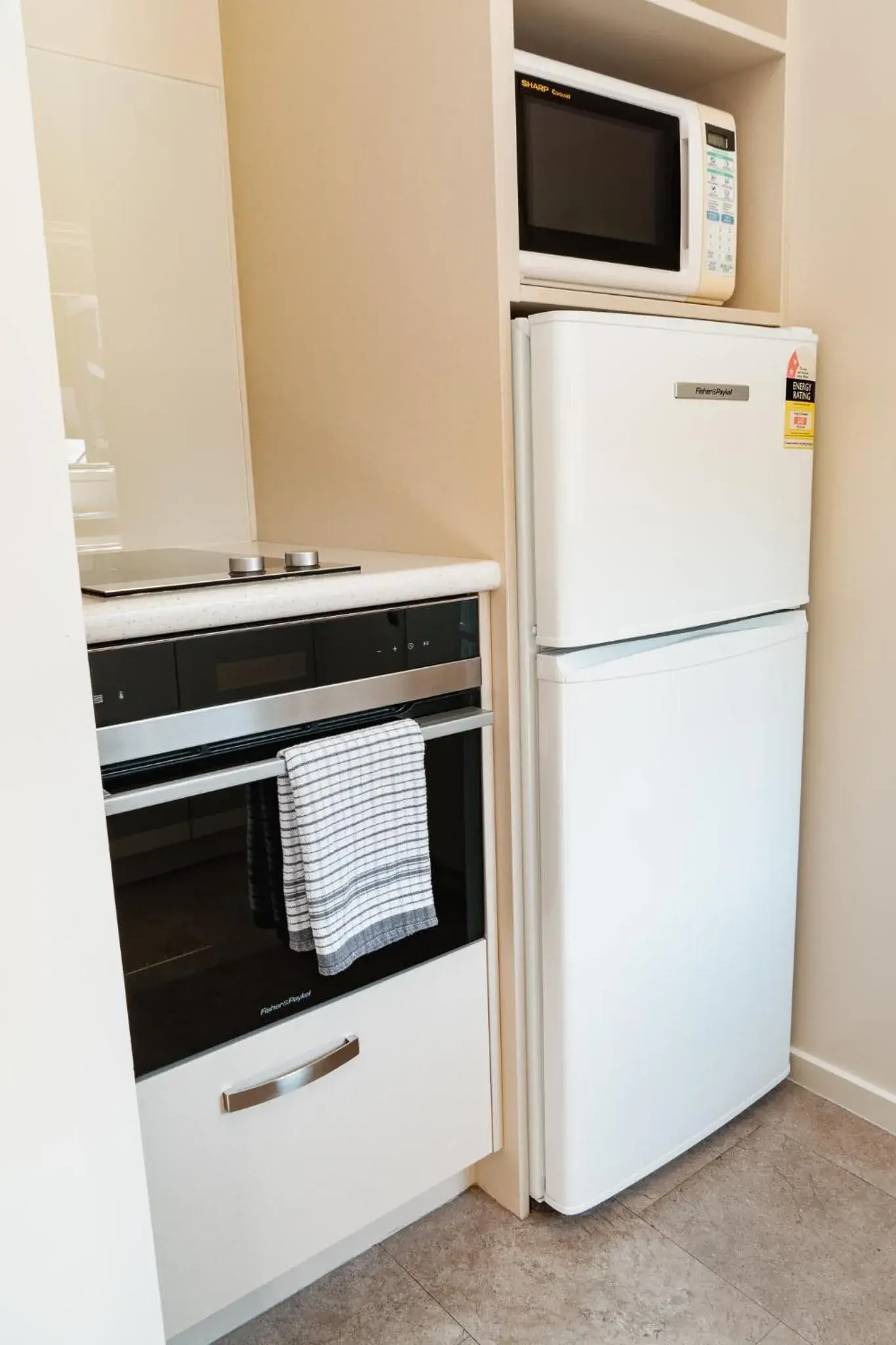 minibar, Kitchen/Kitchenette in Turner Heights Townhouses