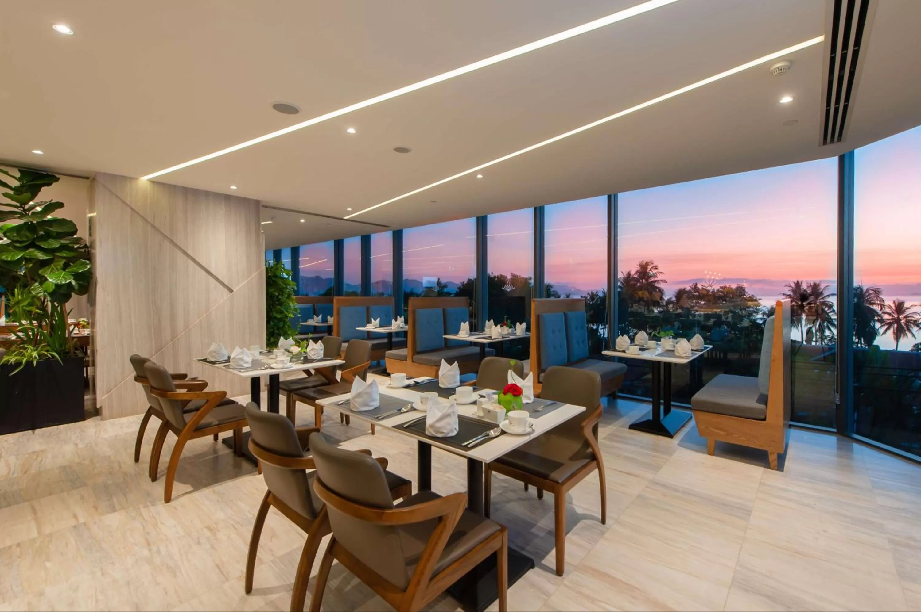 Restaurant/places to eat in Queen Ann Nha Trang Hotel