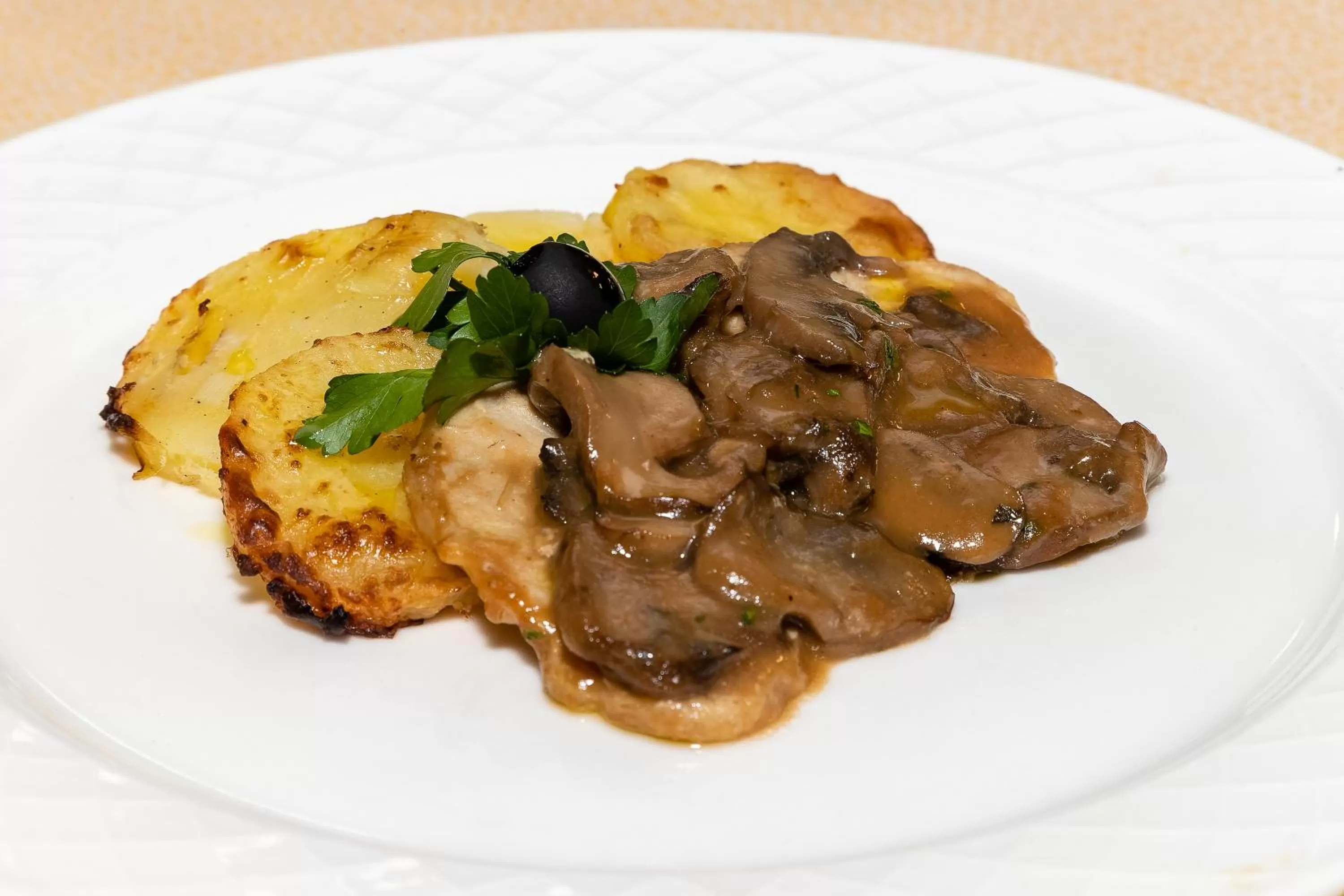 Restaurant/places to eat in Active Hotel Paradiso