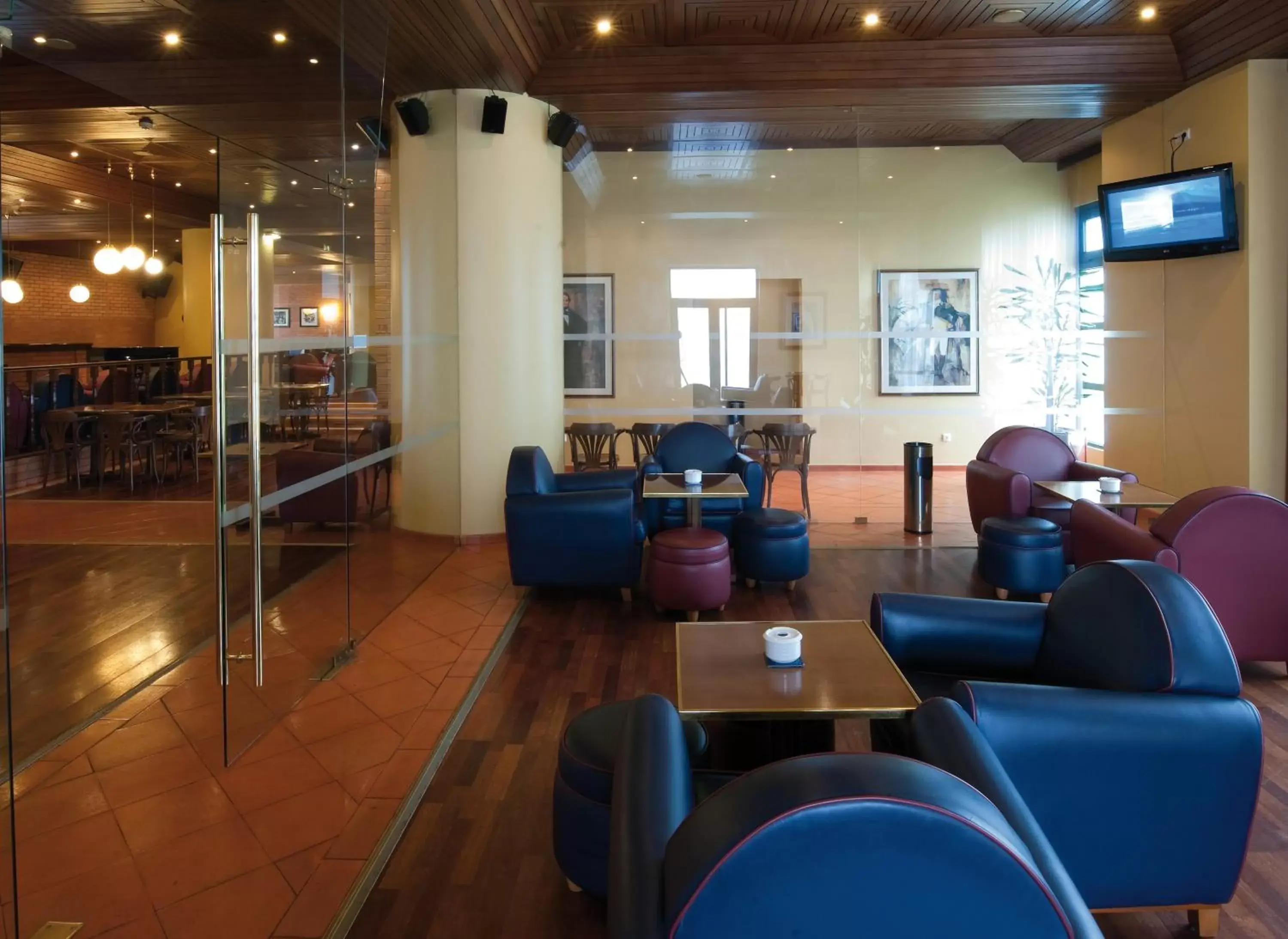 Lounge or bar in Vila Gale Porto - Centro