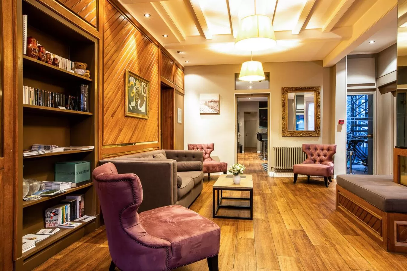 Library in Hotel Des Dunes