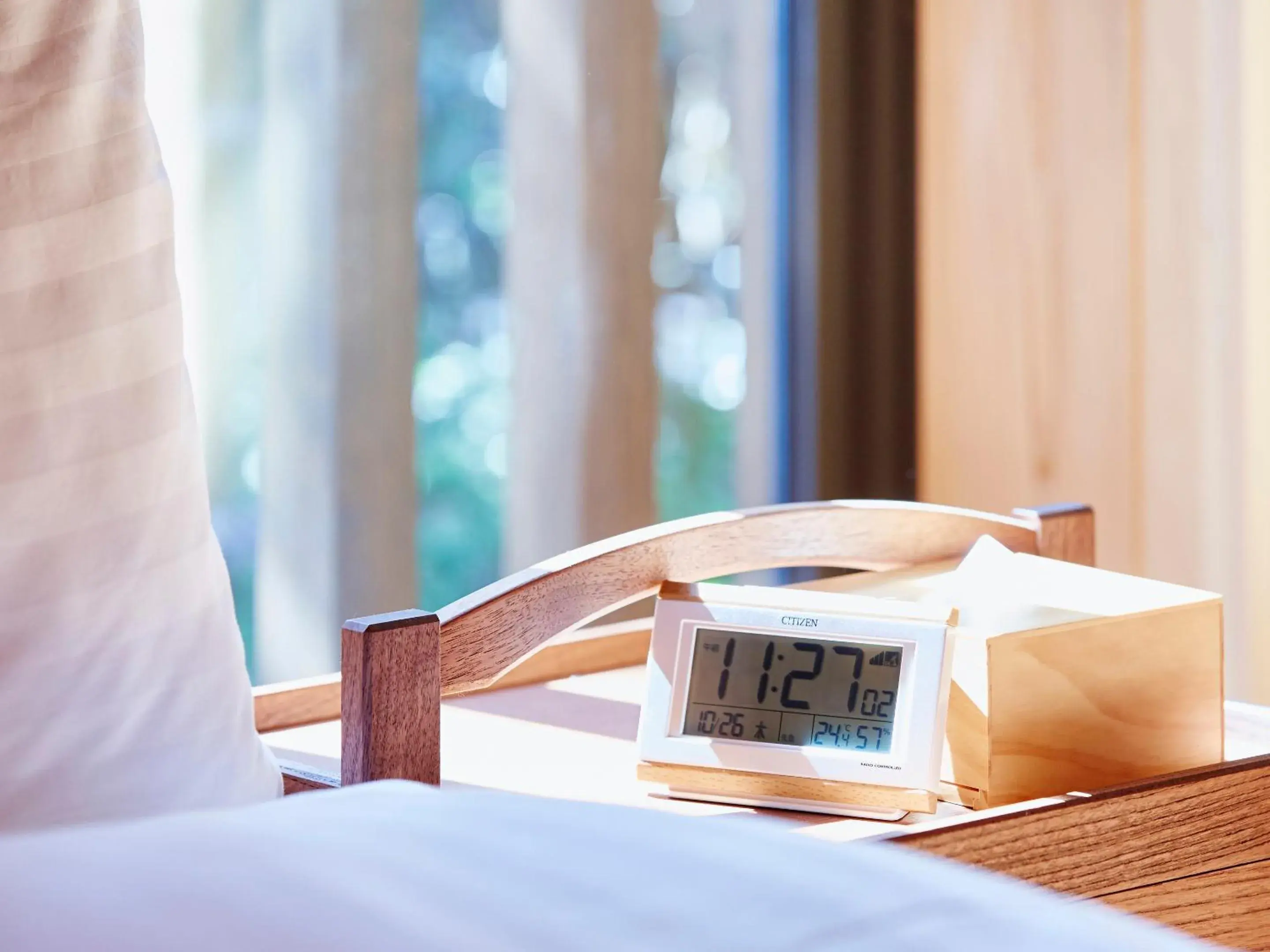 Bedroom, Bed in Sunrise Suites