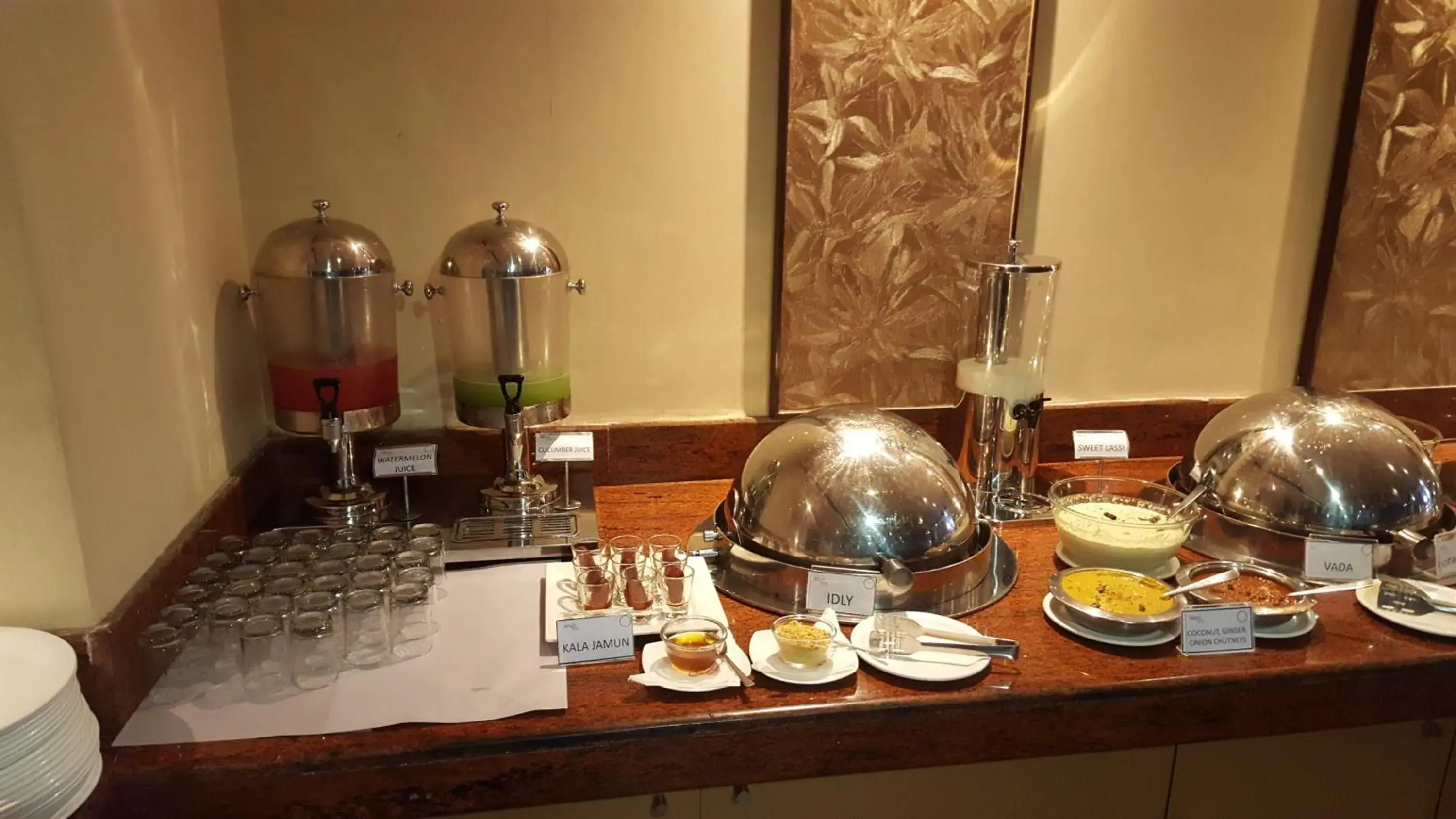 Continental breakfast in Hotel Winsar Park