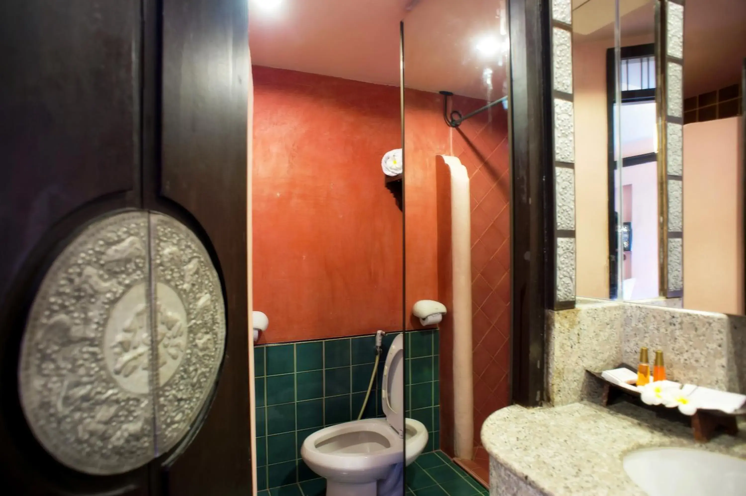 Bathroom in Chiangmai Gate Hotel