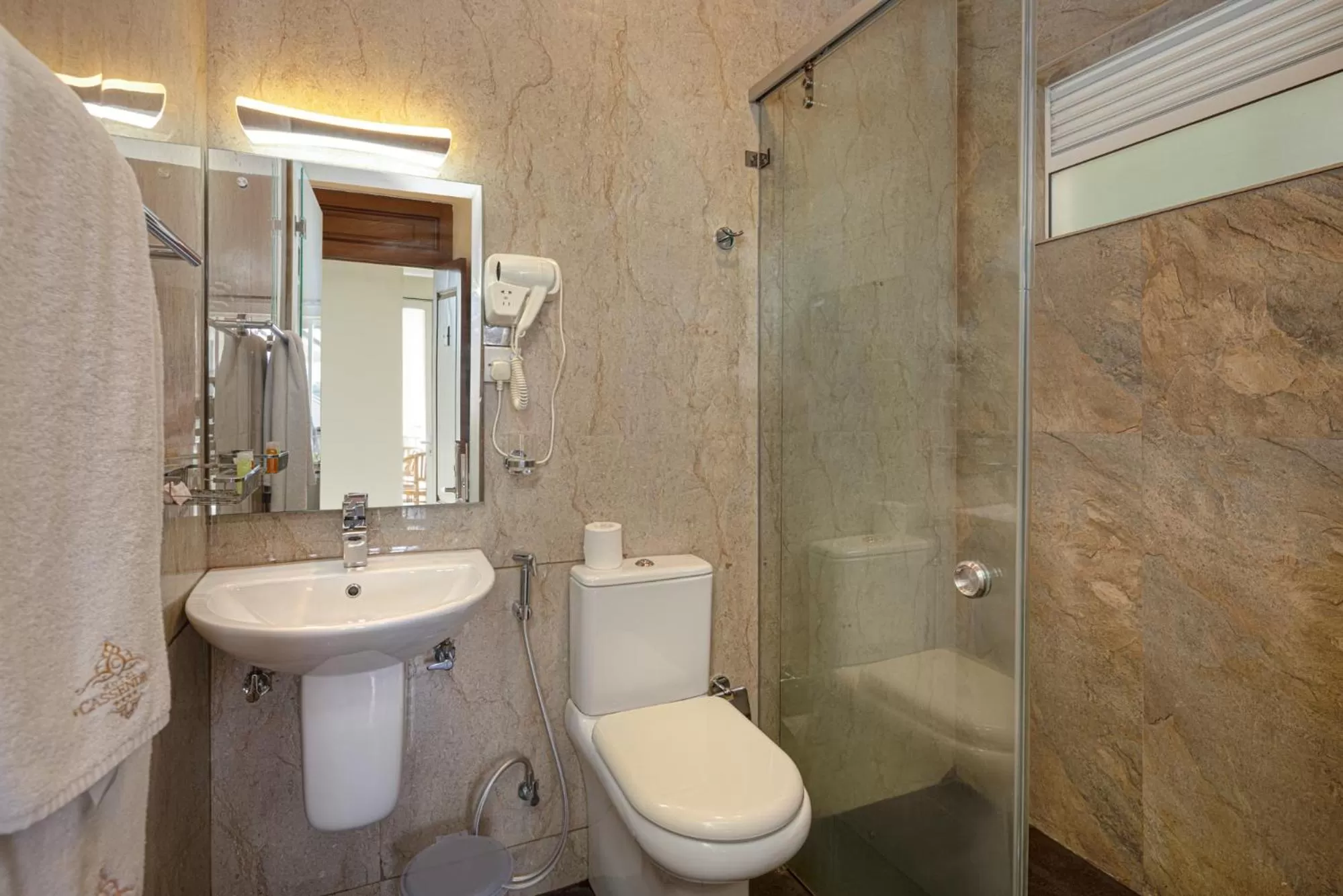 Toilet in Hotel Cassendra