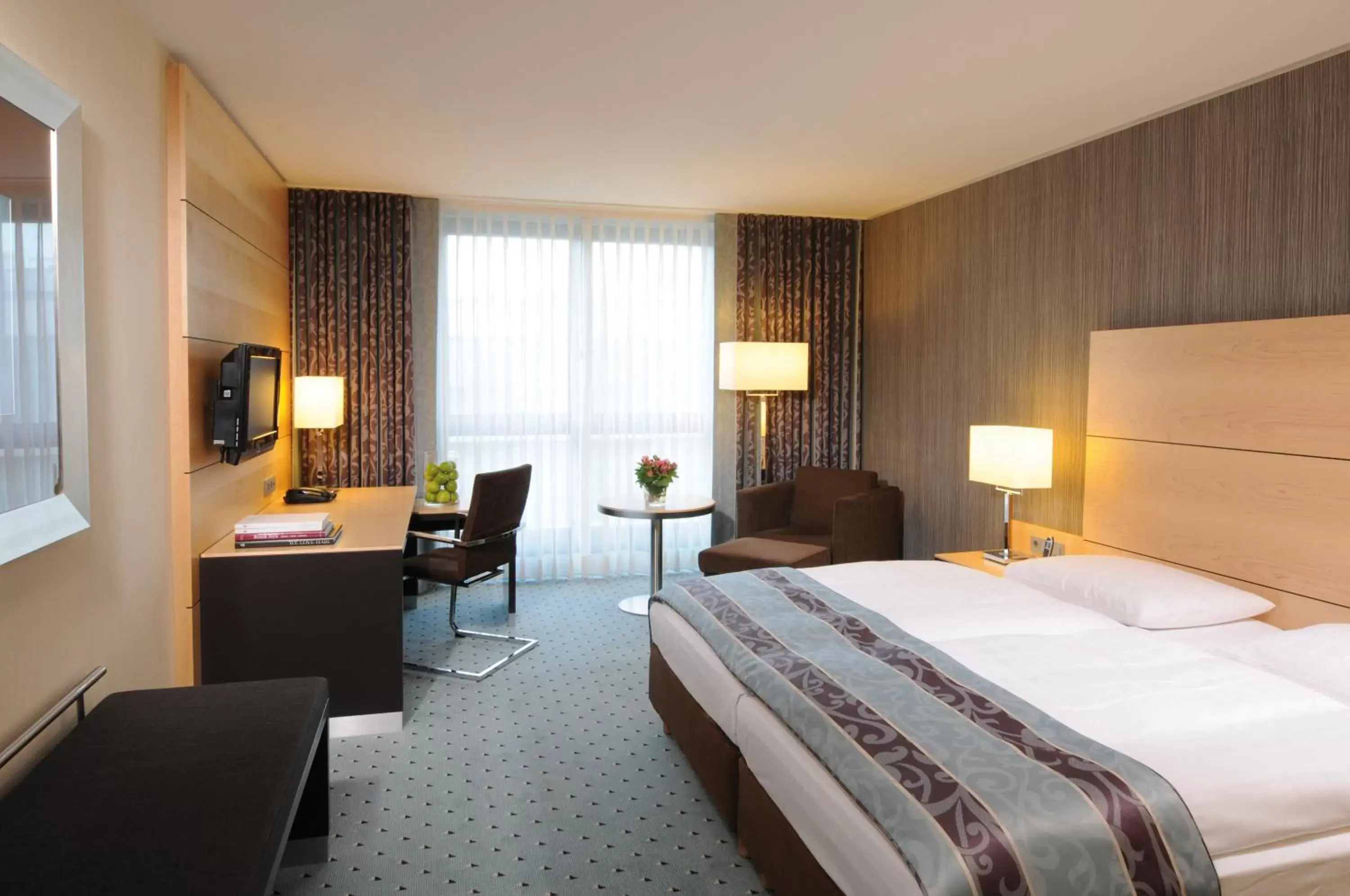 Superior Double Room in Maritim Hotel Düsseldorf