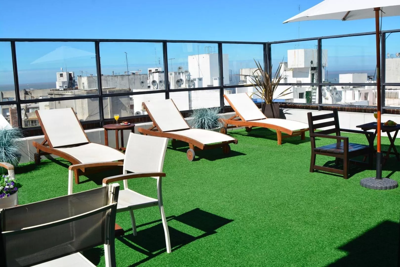 Patio in Pocitos Plaza Hotel