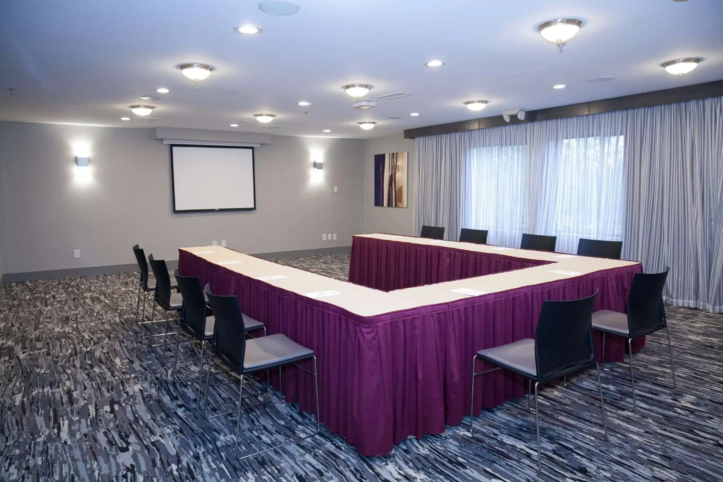 Meeting/conference room in DoubleTree by Hilton Atlanta Alpharetta-Windward