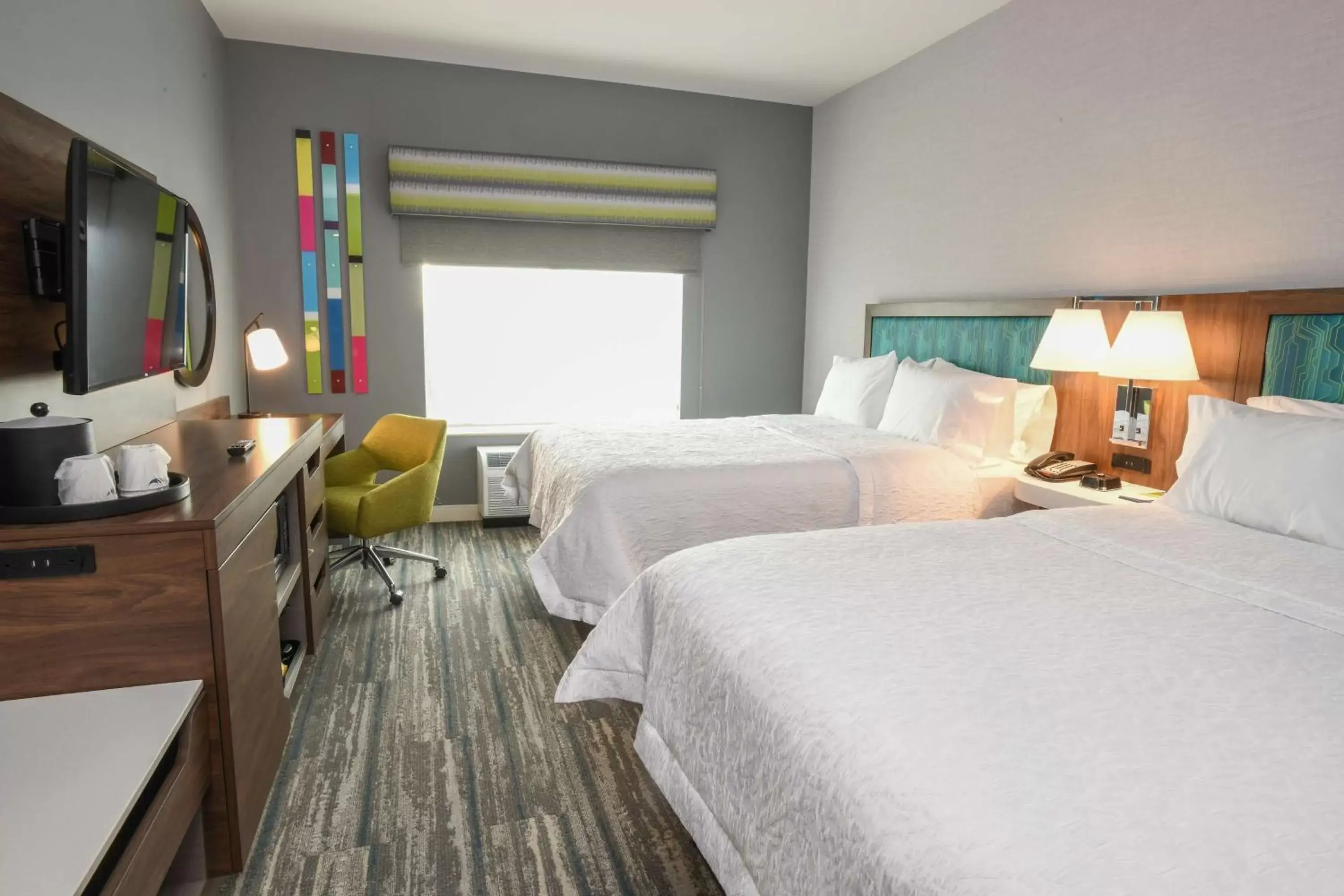 Bedroom, Bed in Hampton Inn & Suites Cincinnati Liberty Township