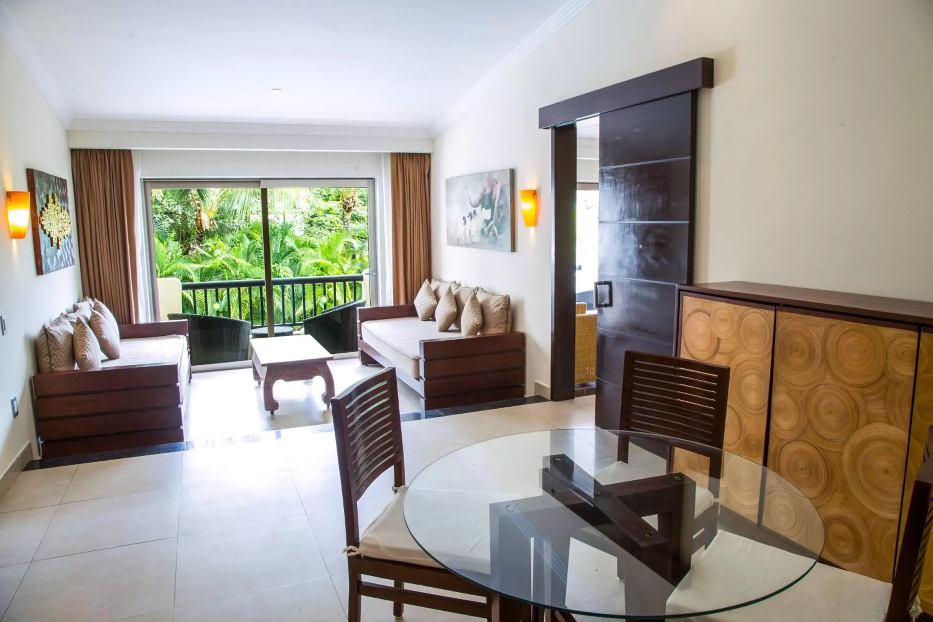 Living room, Seating Area in Sandos Playacar All Inclusive