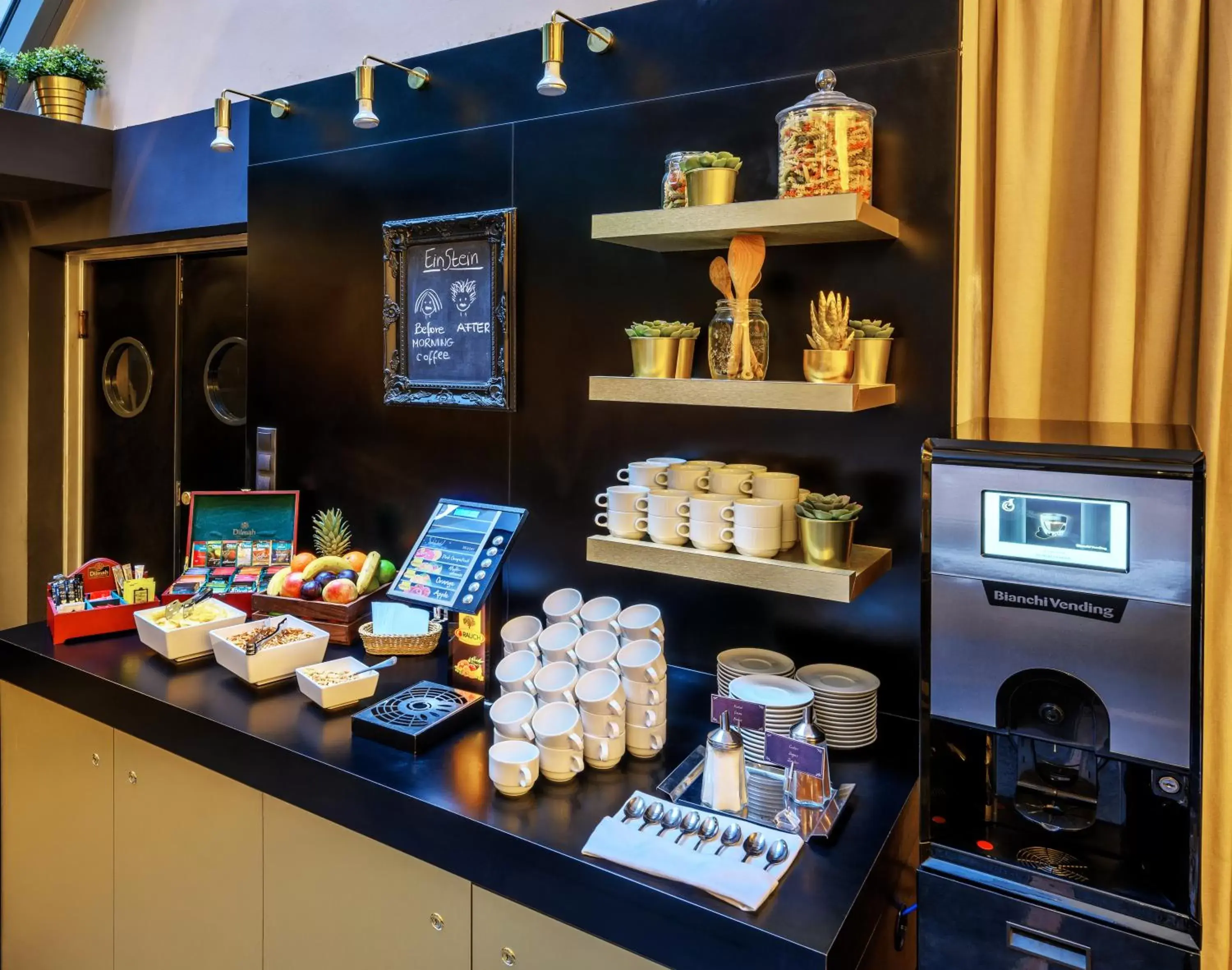 Coffee/tea facilities in Ambra Hotel