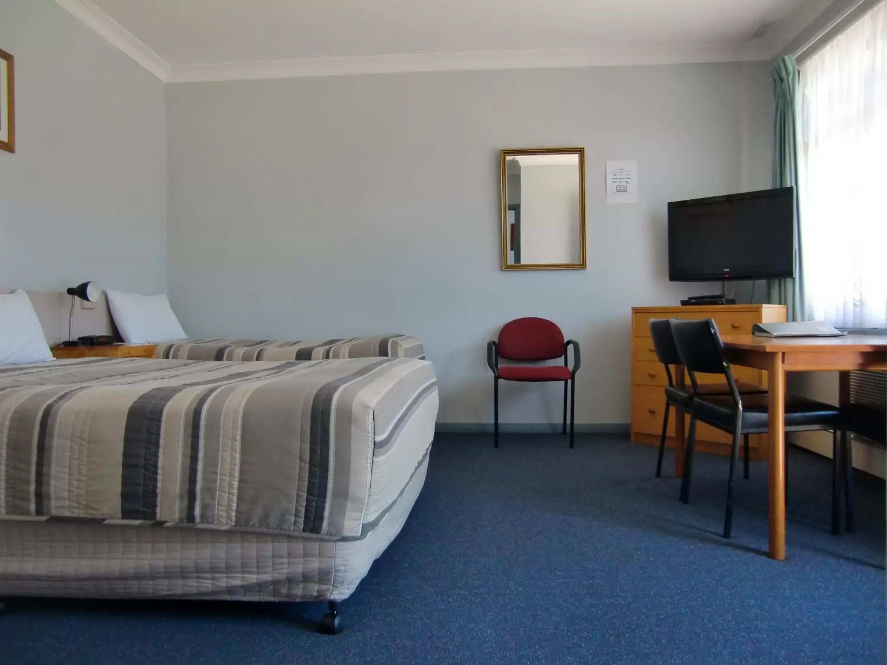 Photo of the whole room, Bed in Castle Motel Bairnsdale