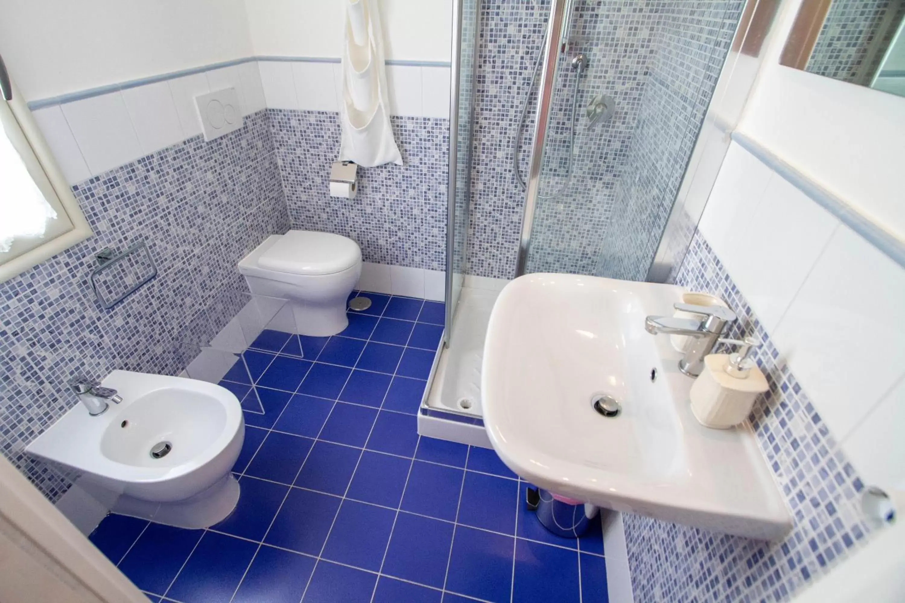 Shower, Bathroom in B&B L'ORIZZONTE