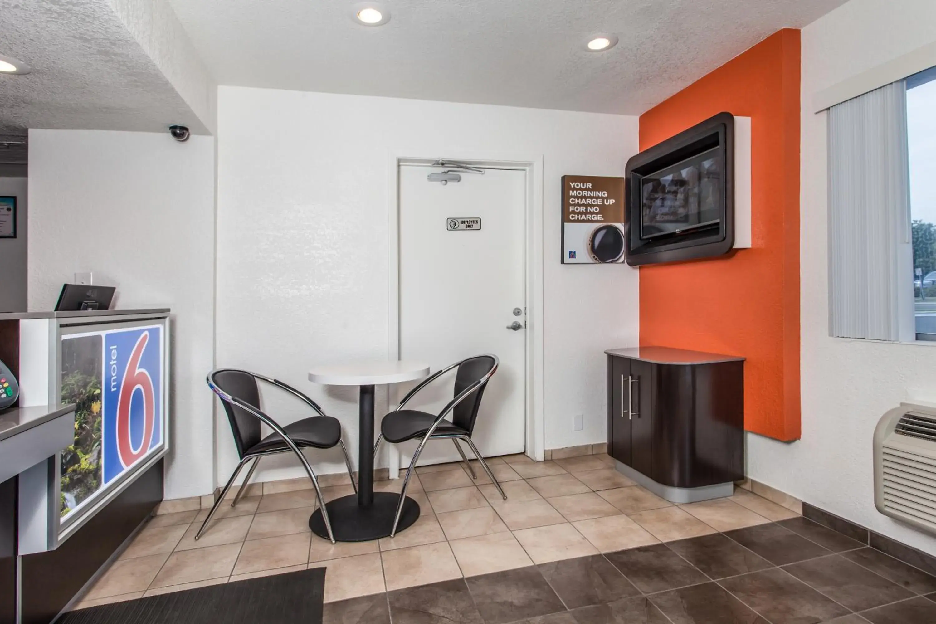 Lobby or reception, TV/Entertainment Center in Motel 6-Vacaville, CA