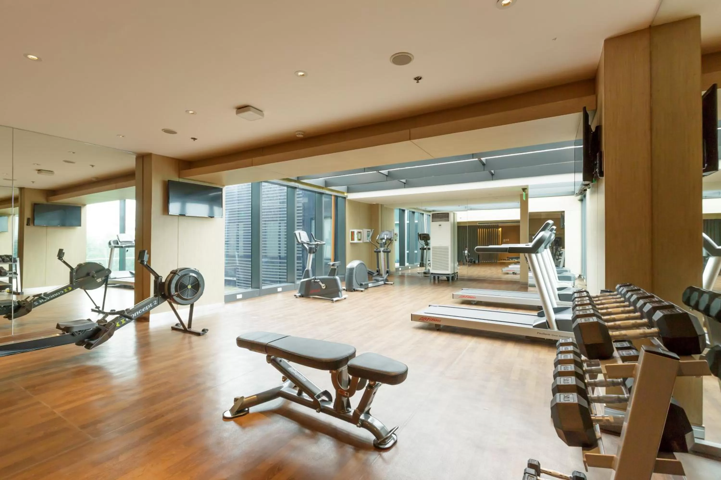 Fitness centre/facilities in Holiday Inn Express Manila Newport City by IHG